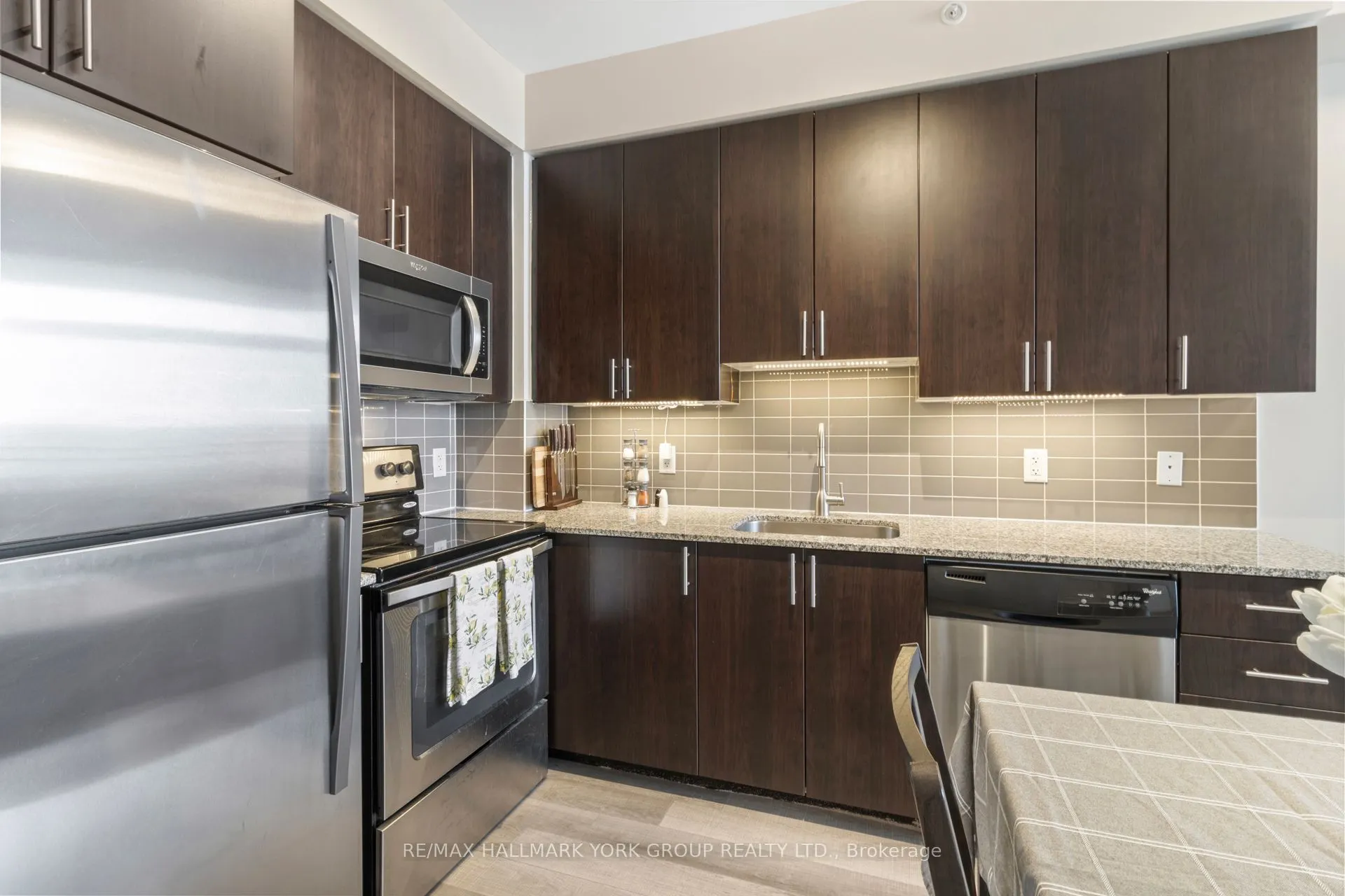 85 North Park Road, #602