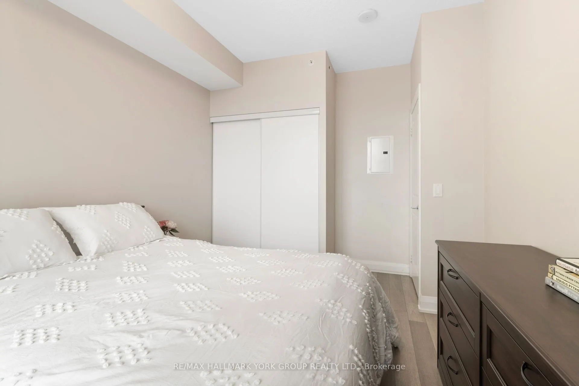 85 North Park Road, #602