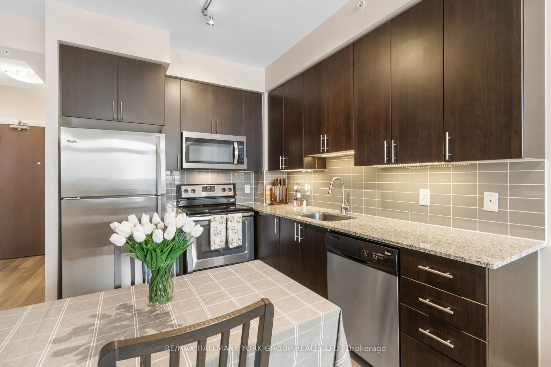 85 North Park Road, #602