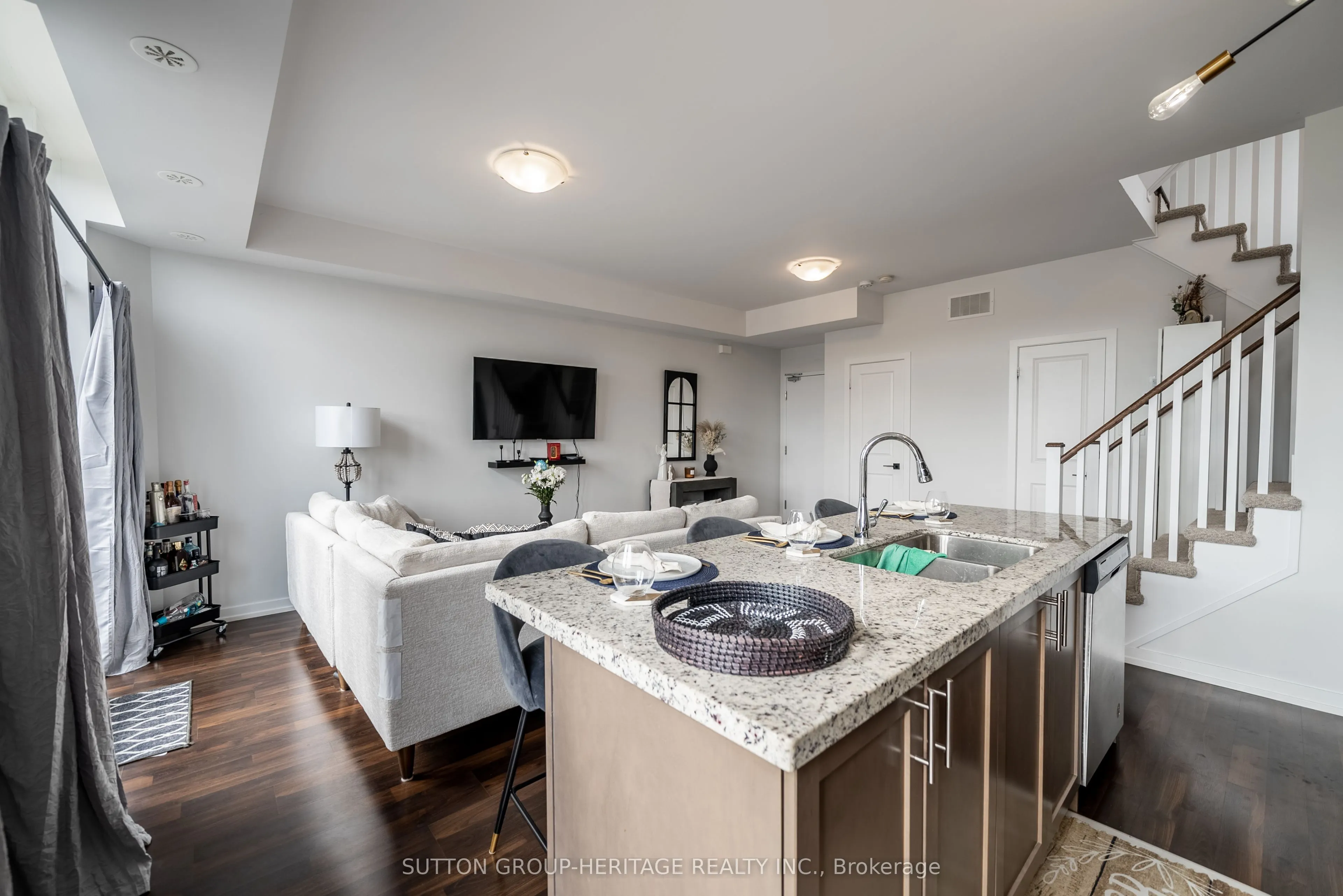 15 Whitaker Way, #427