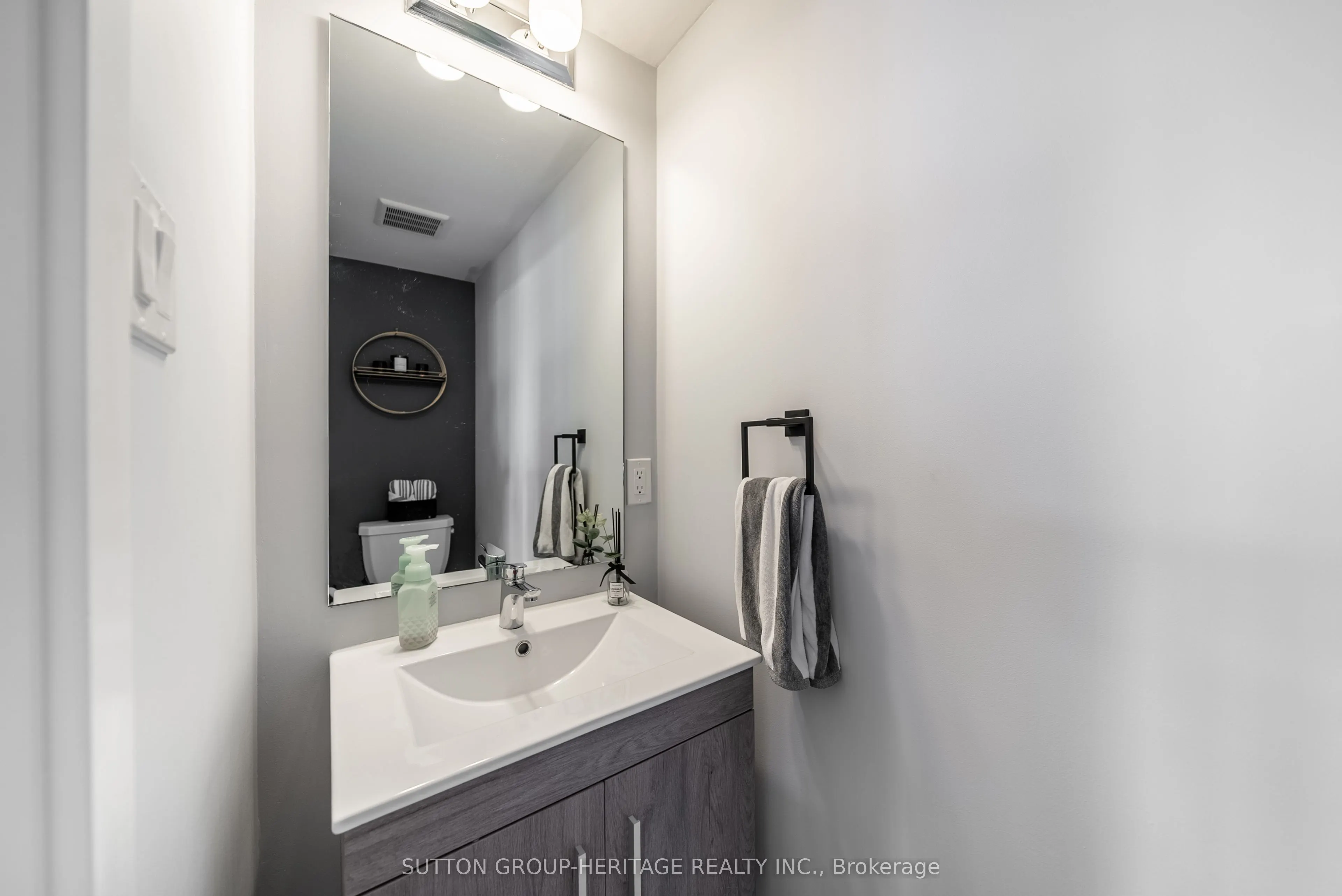 15 Whitaker Way, #427