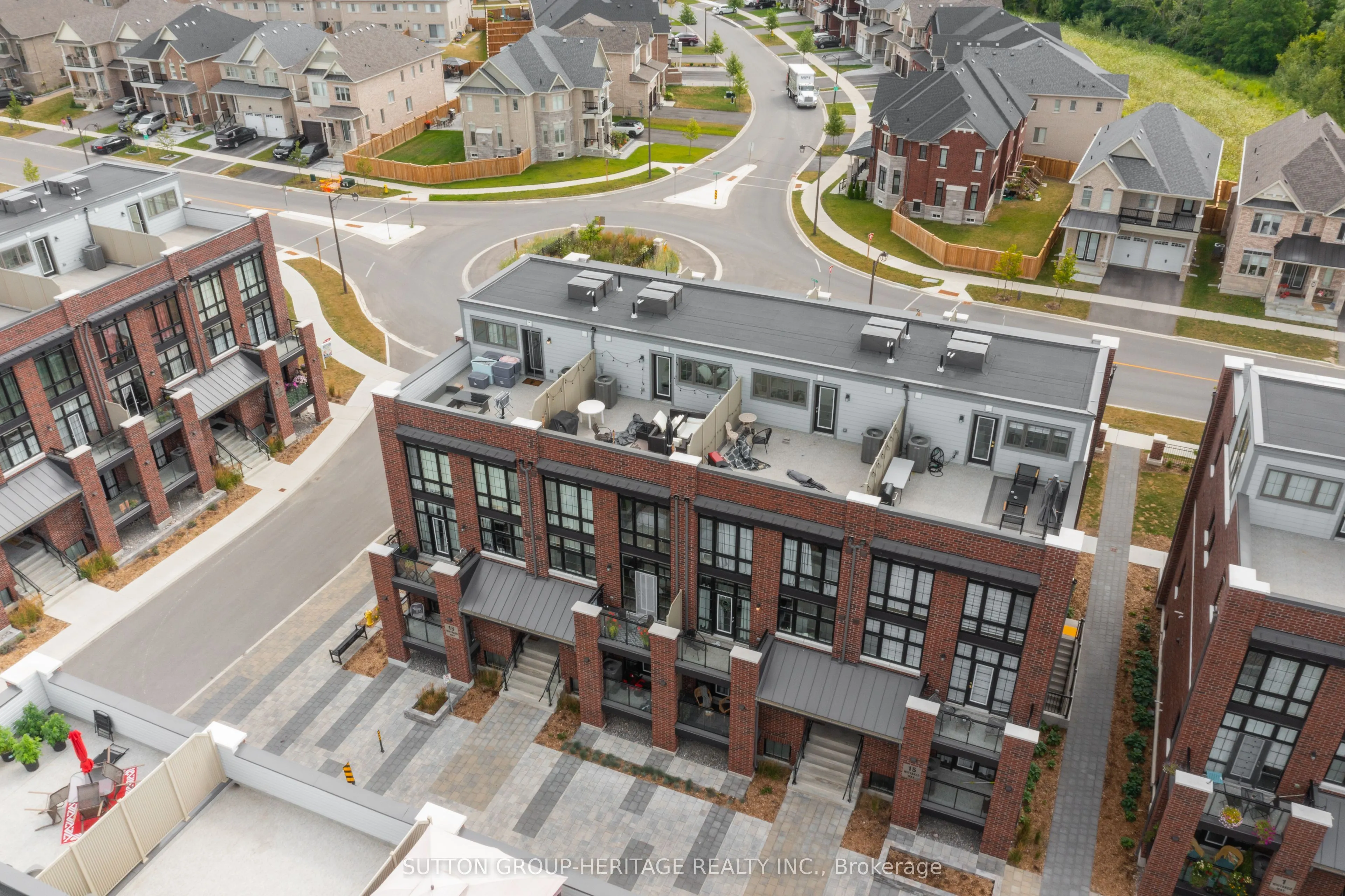 15 Whitaker Way, #427