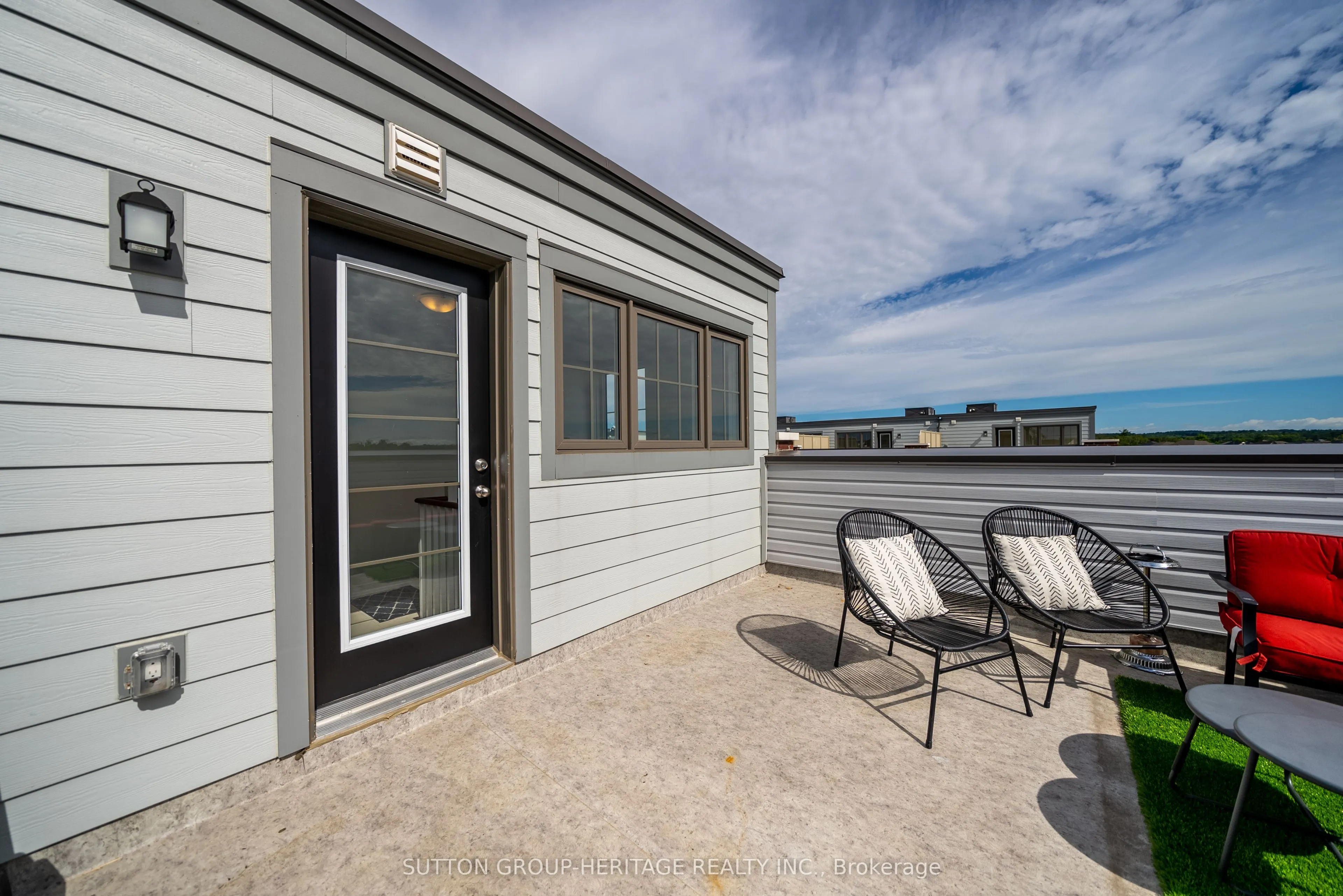 15 Whitaker Way, #427