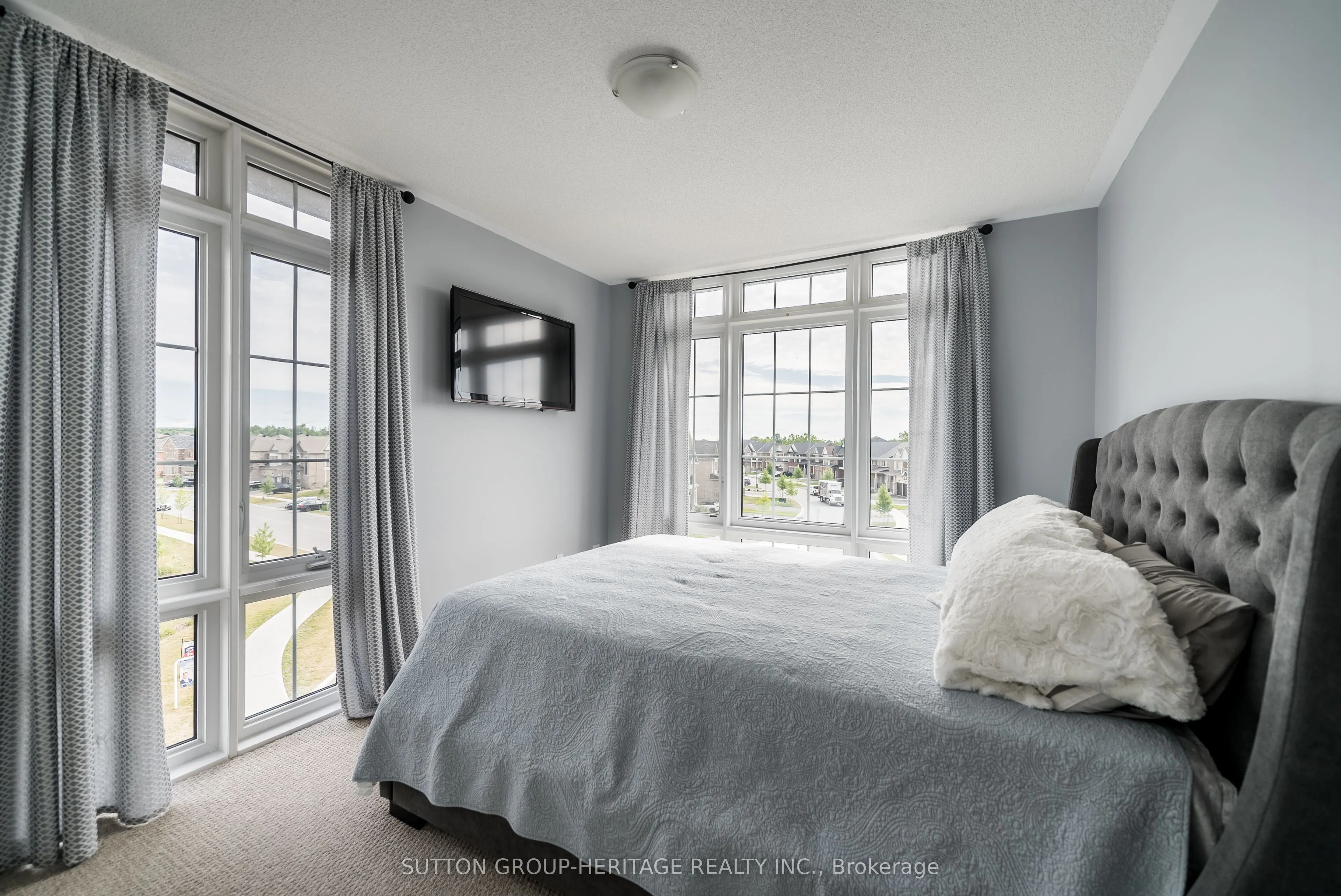 15 Whitaker Way, #427