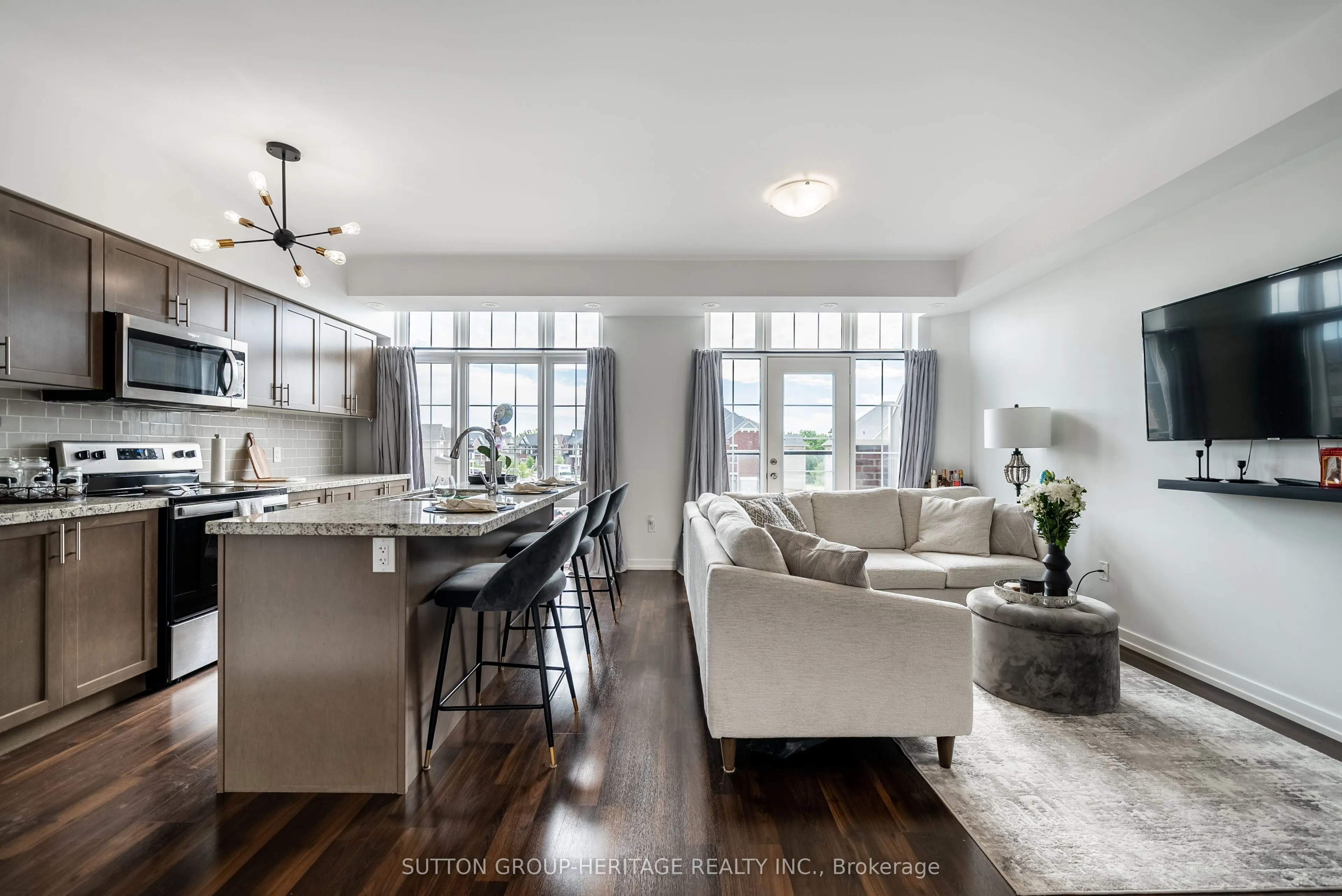 15 Whitaker Way, #427