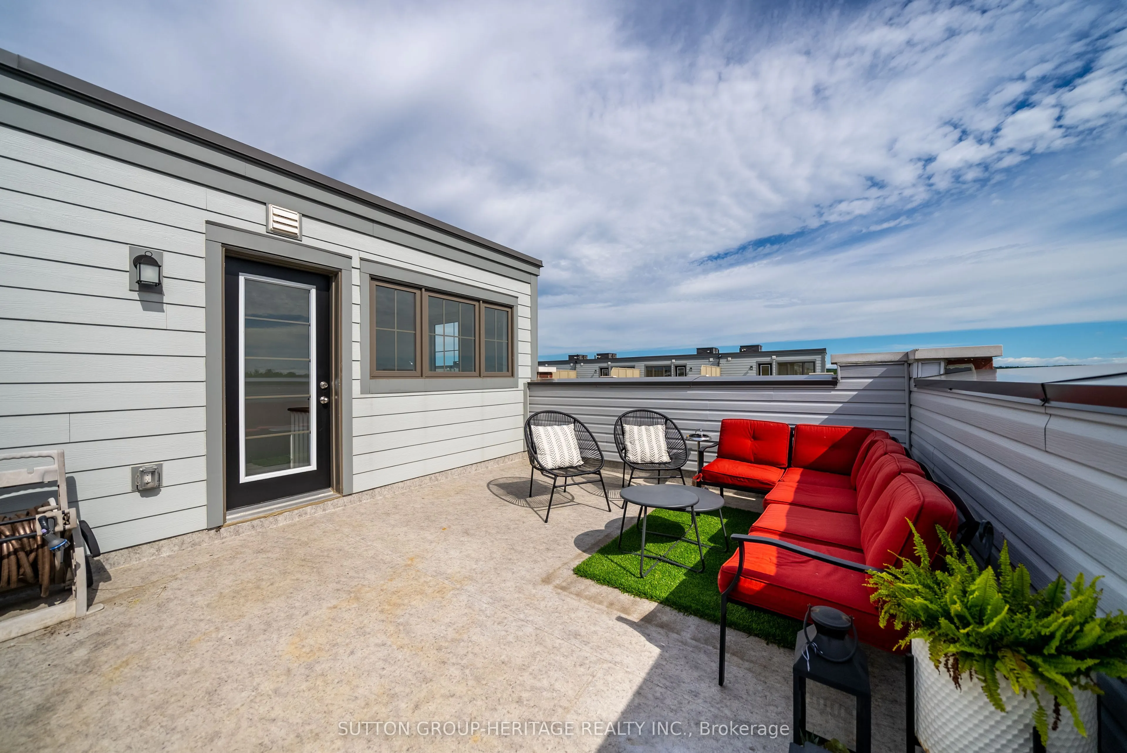 15 Whitaker Way, #427