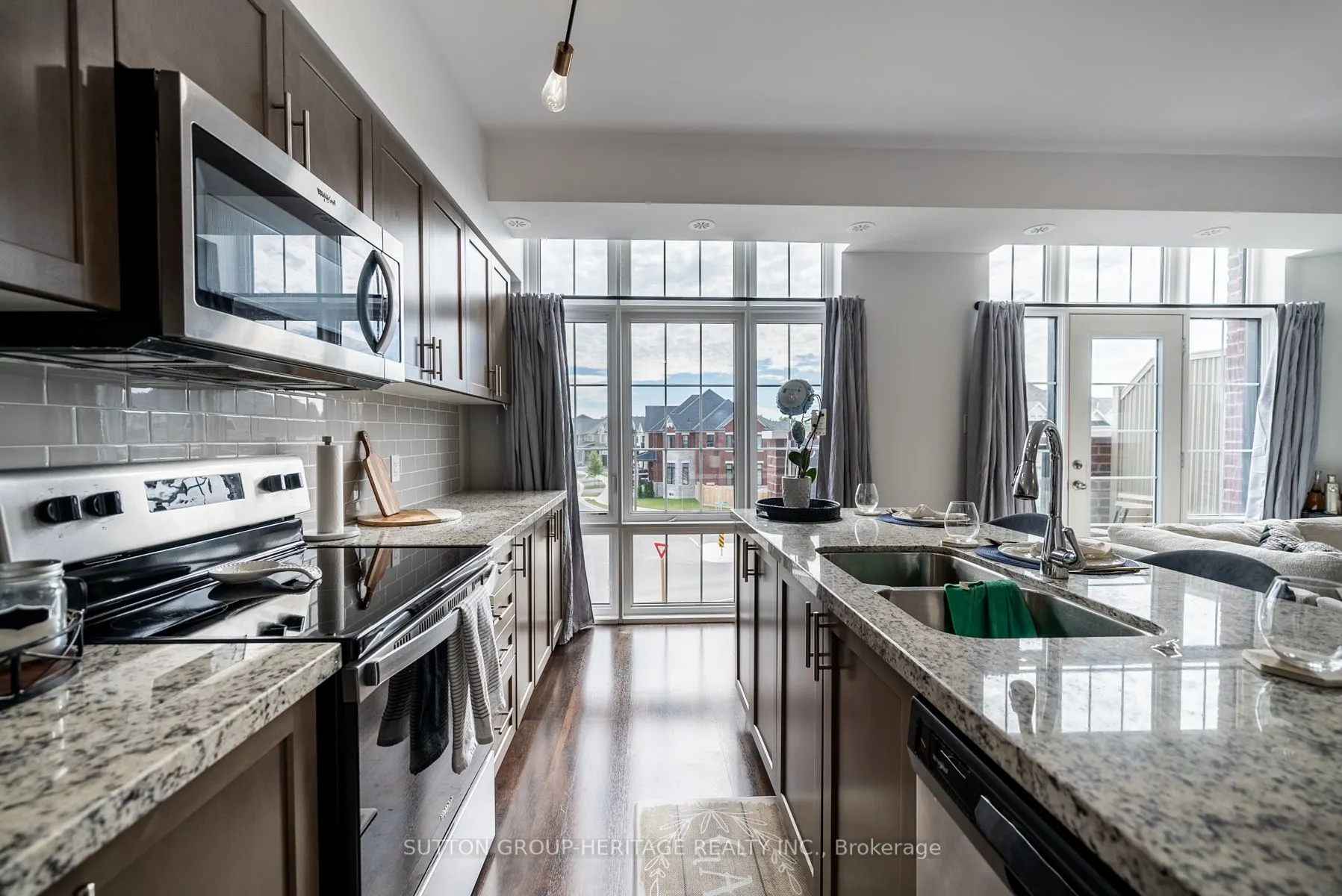 15 Whitaker Way, #427