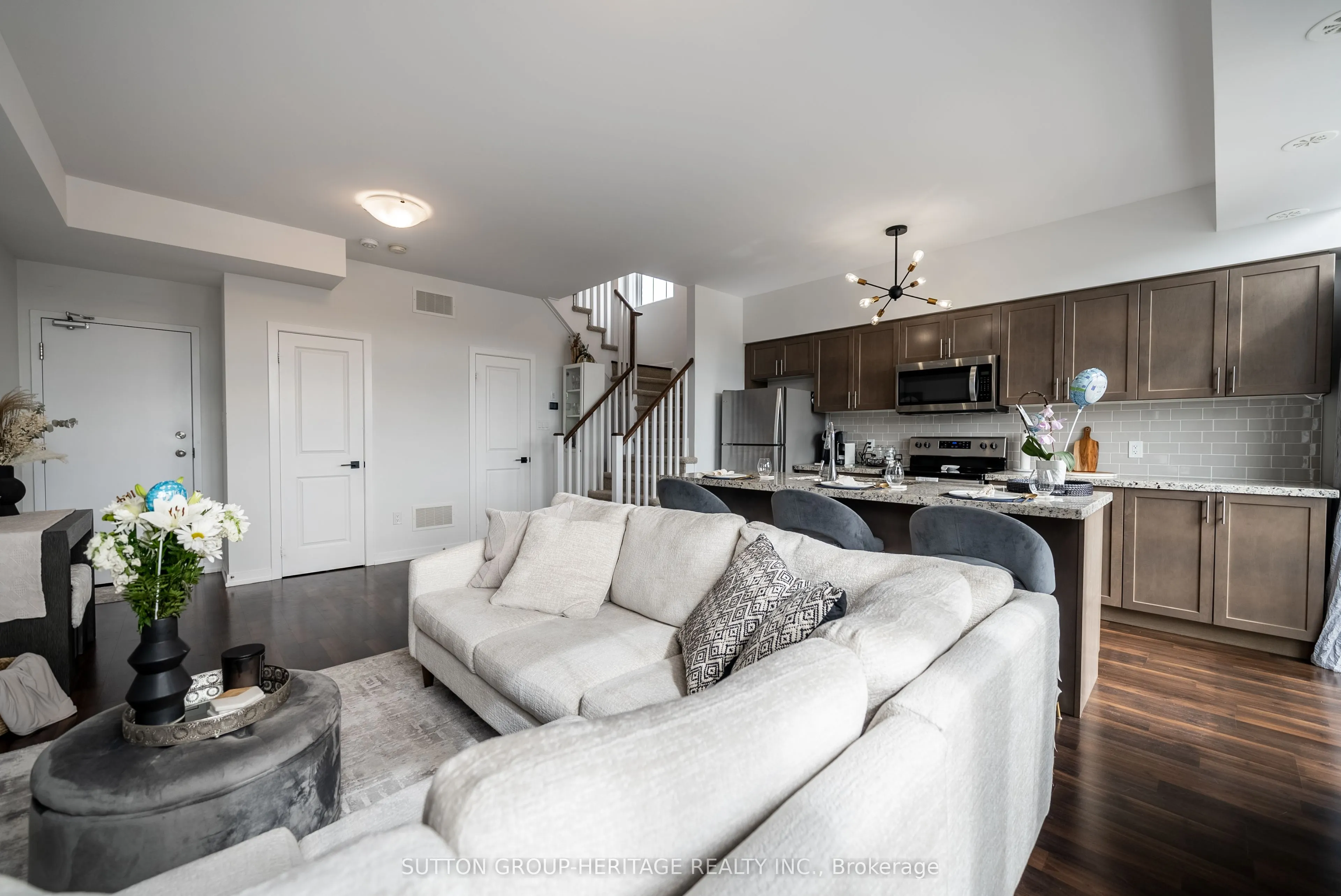 15 Whitaker Way, #427