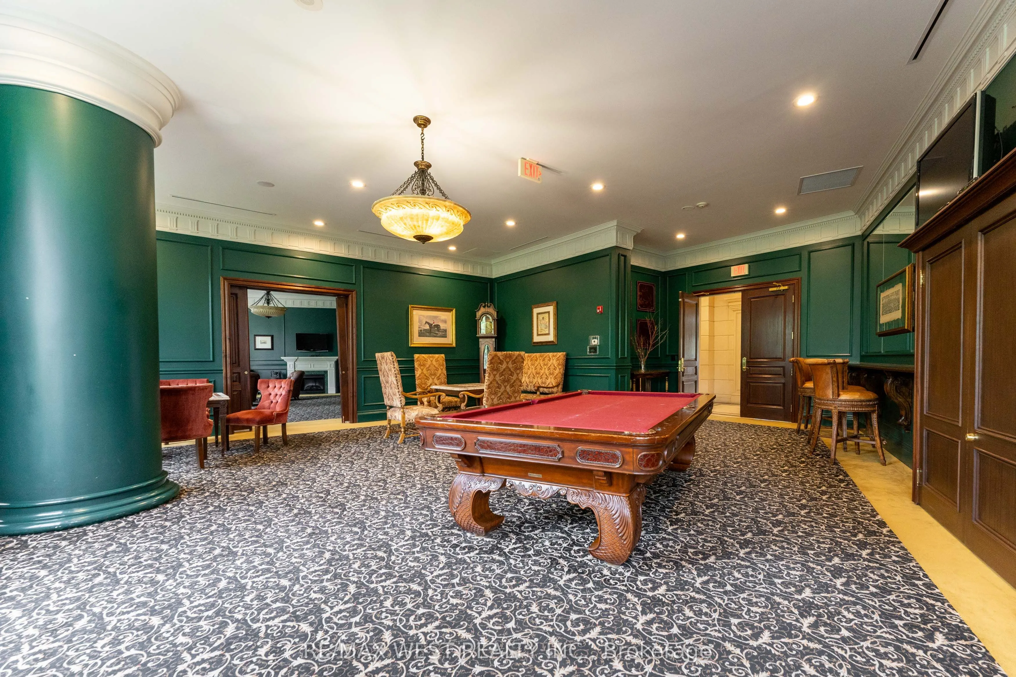 9225 Jane Street, #916