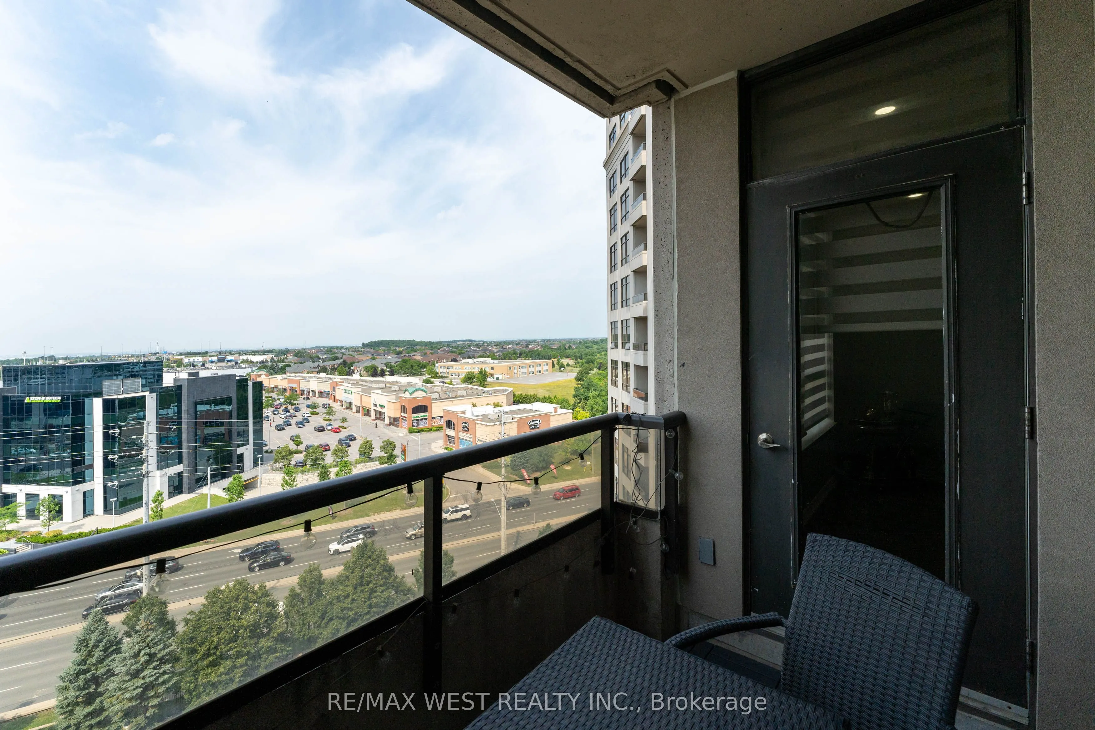 9225 Jane Street, #916