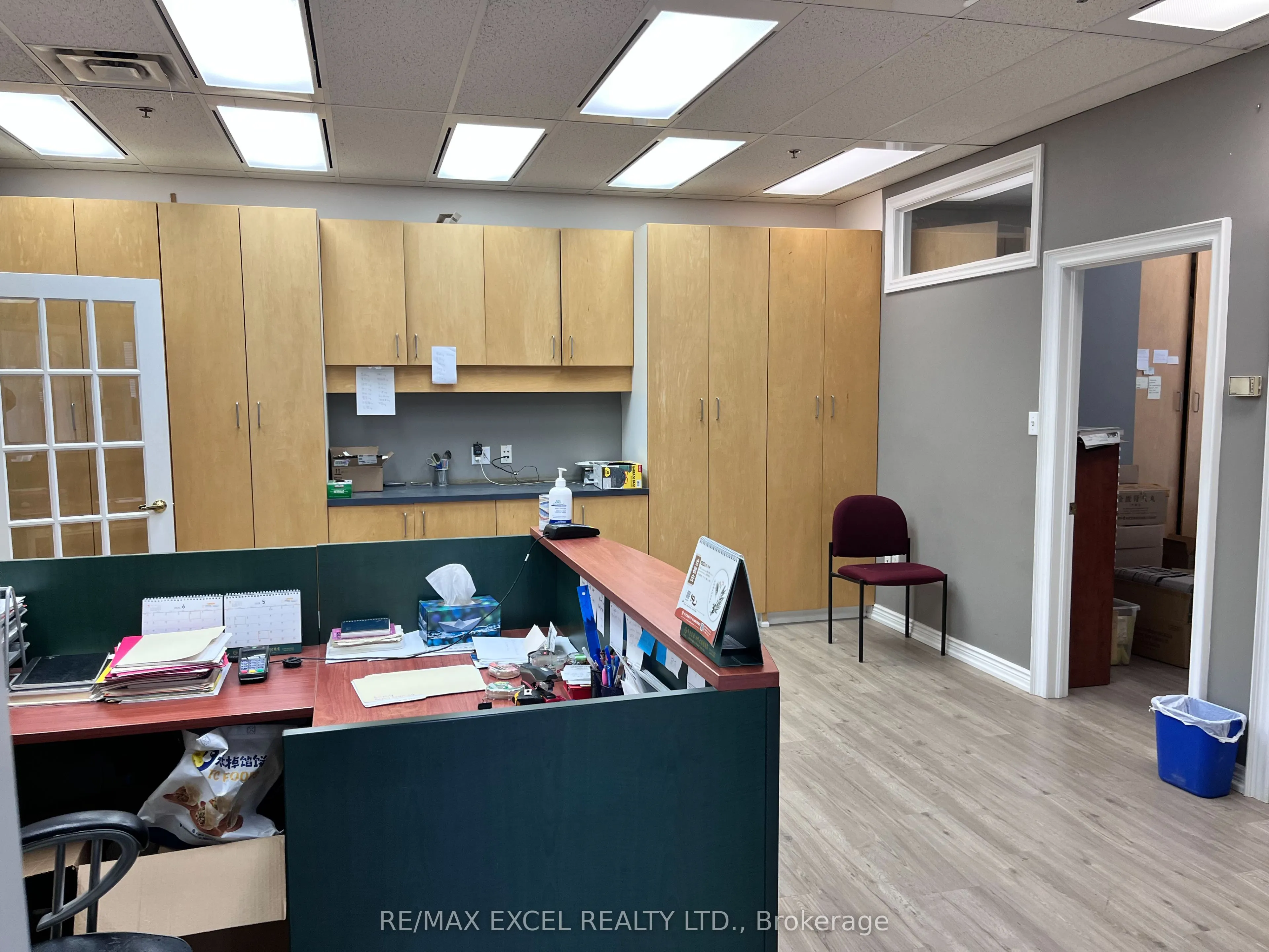 7368 Yonge Street, #201