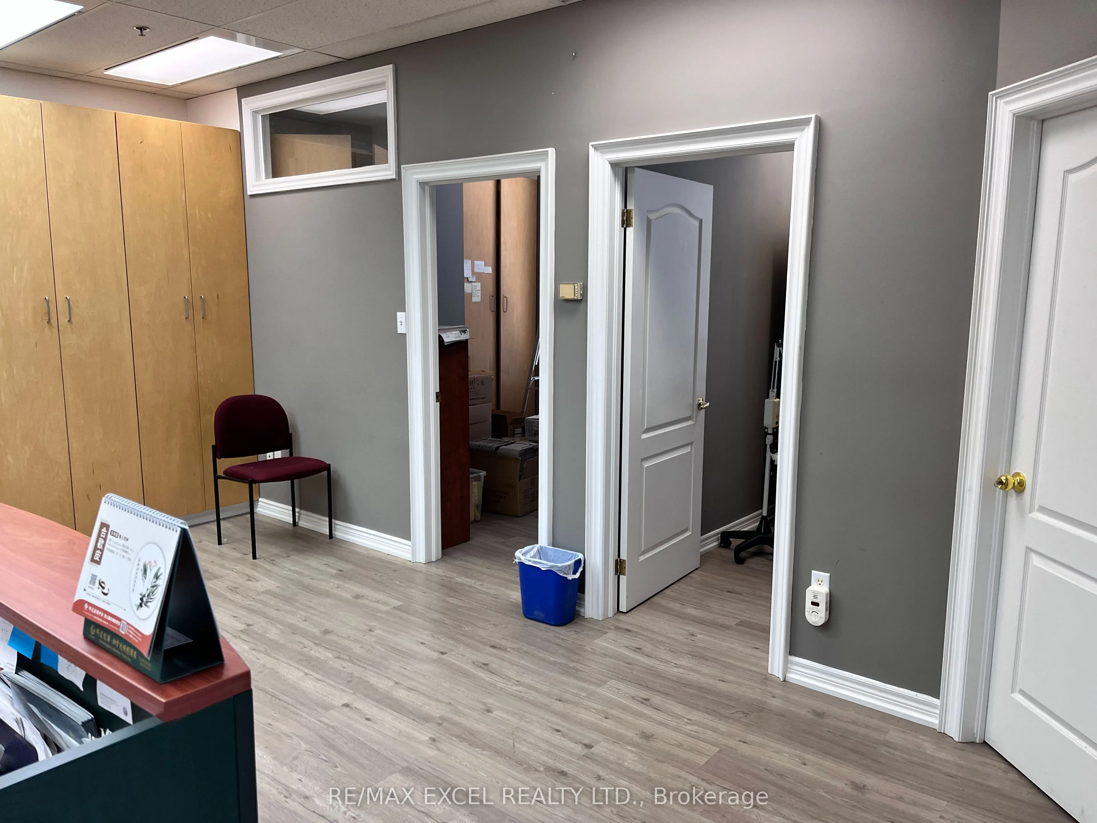 7368 Yonge Street, #201