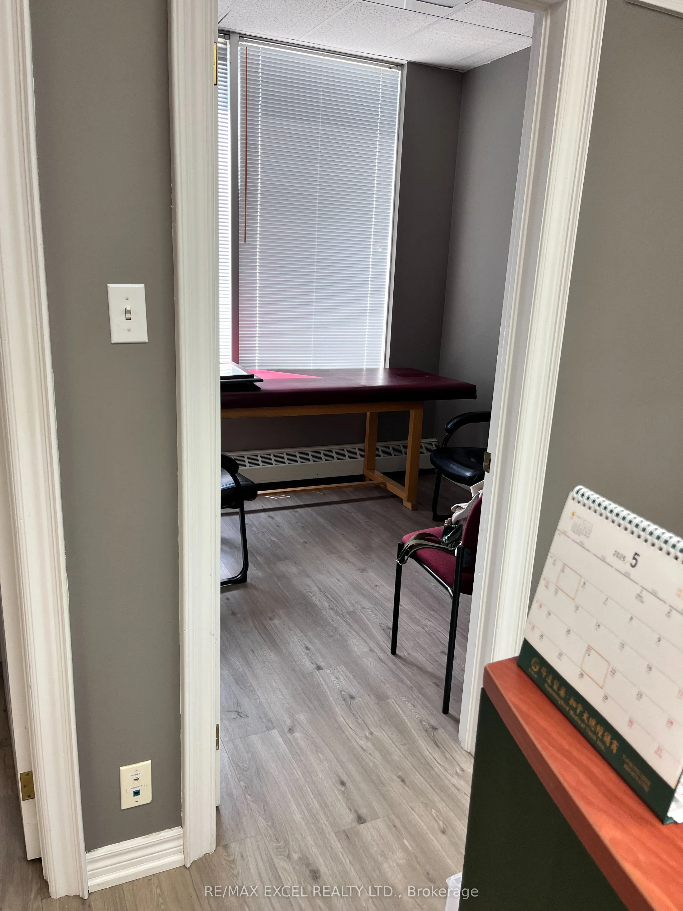 7368 Yonge Street, #201