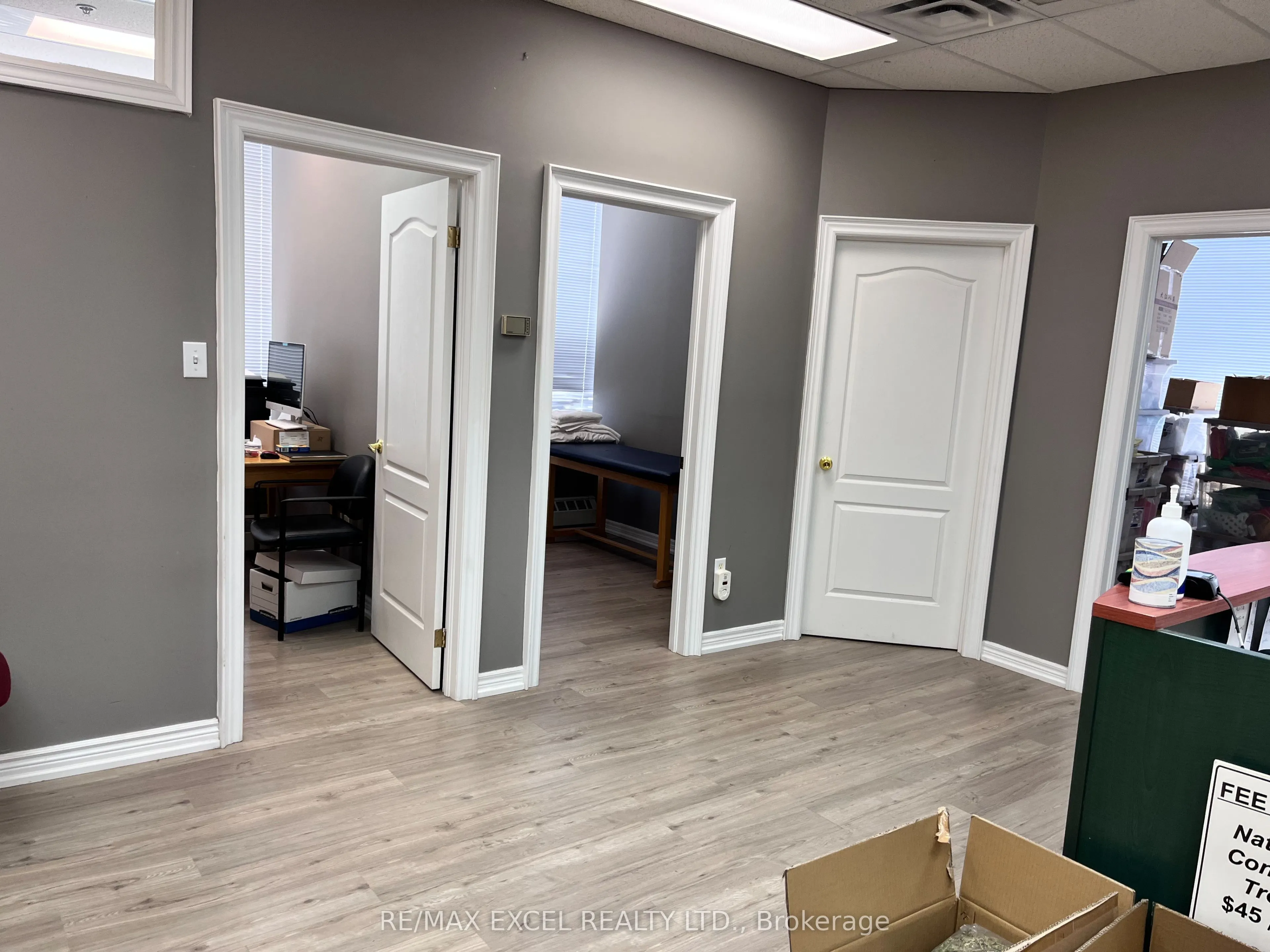 7368 Yonge Street, #201