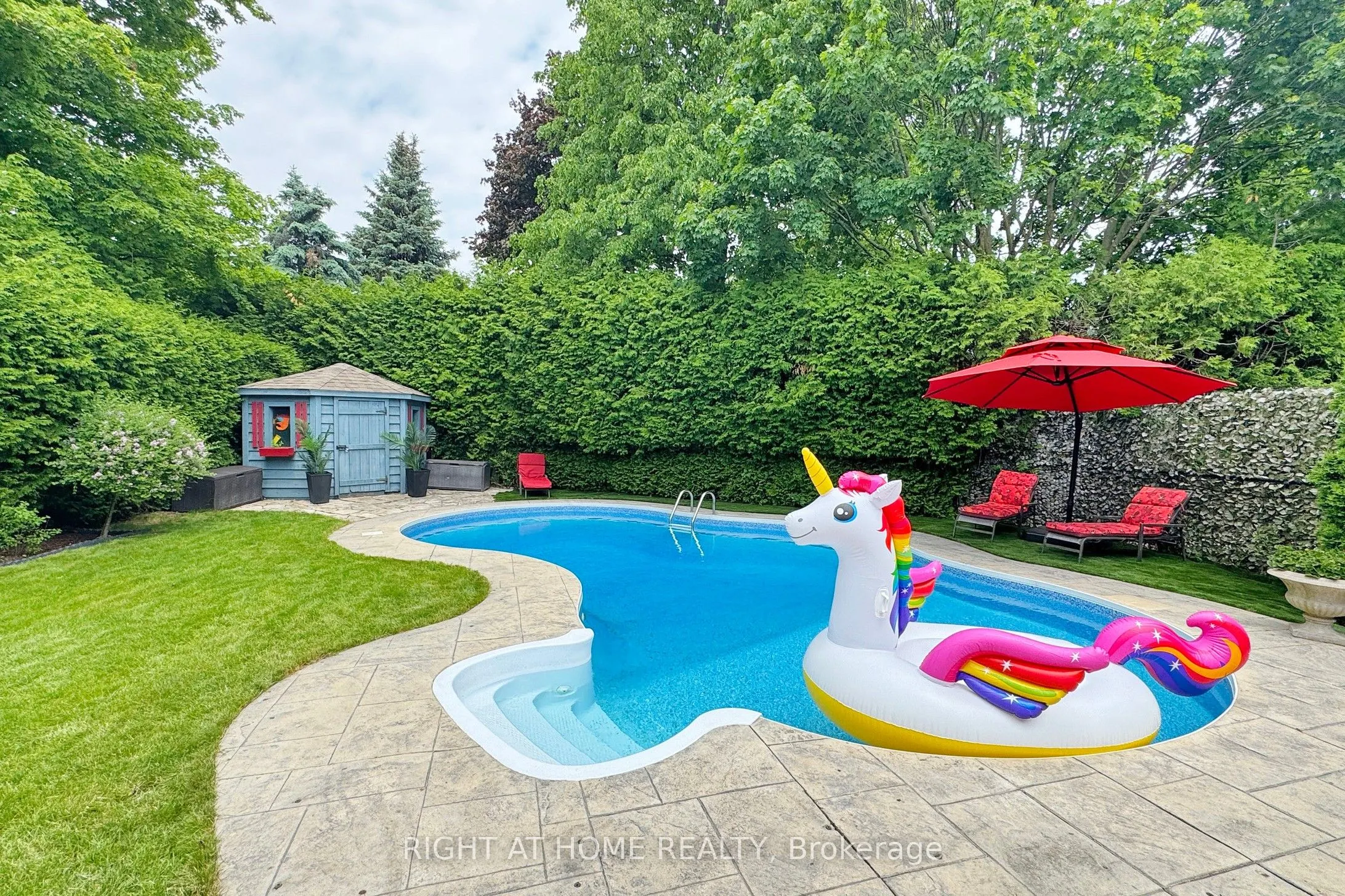 363 CROSSLAND Gate