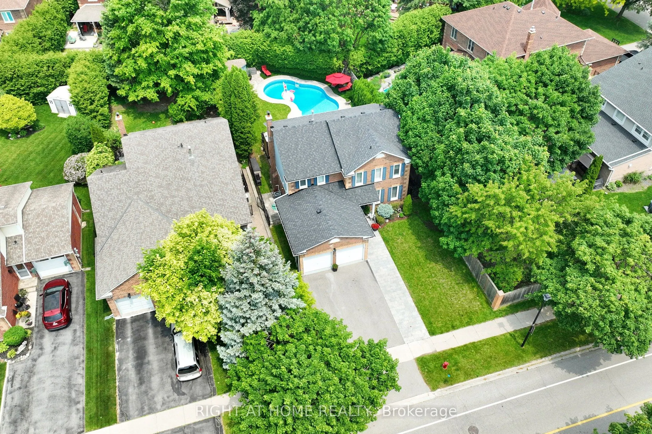 363 CROSSLAND Gate
