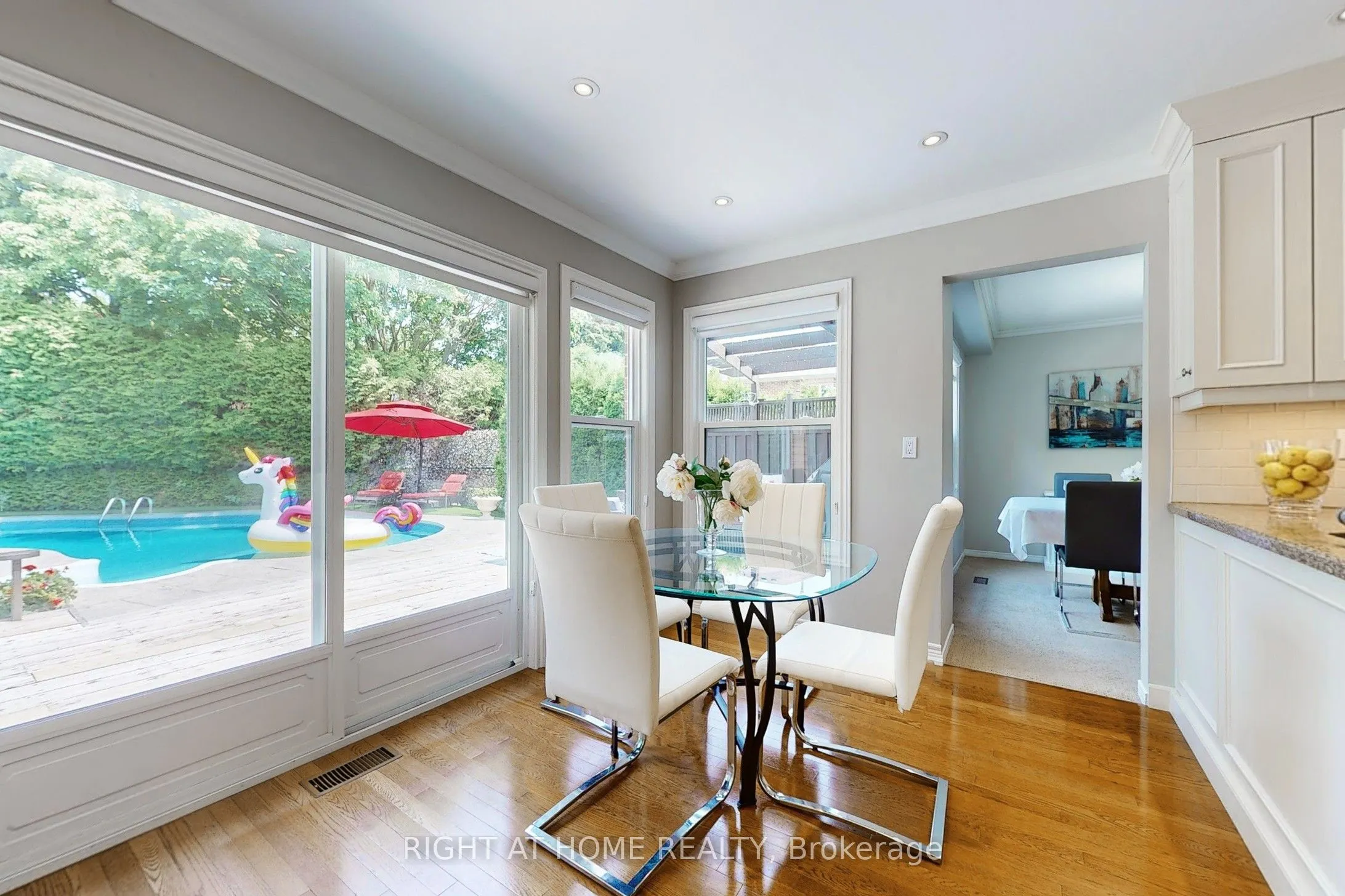 363 CROSSLAND Gate