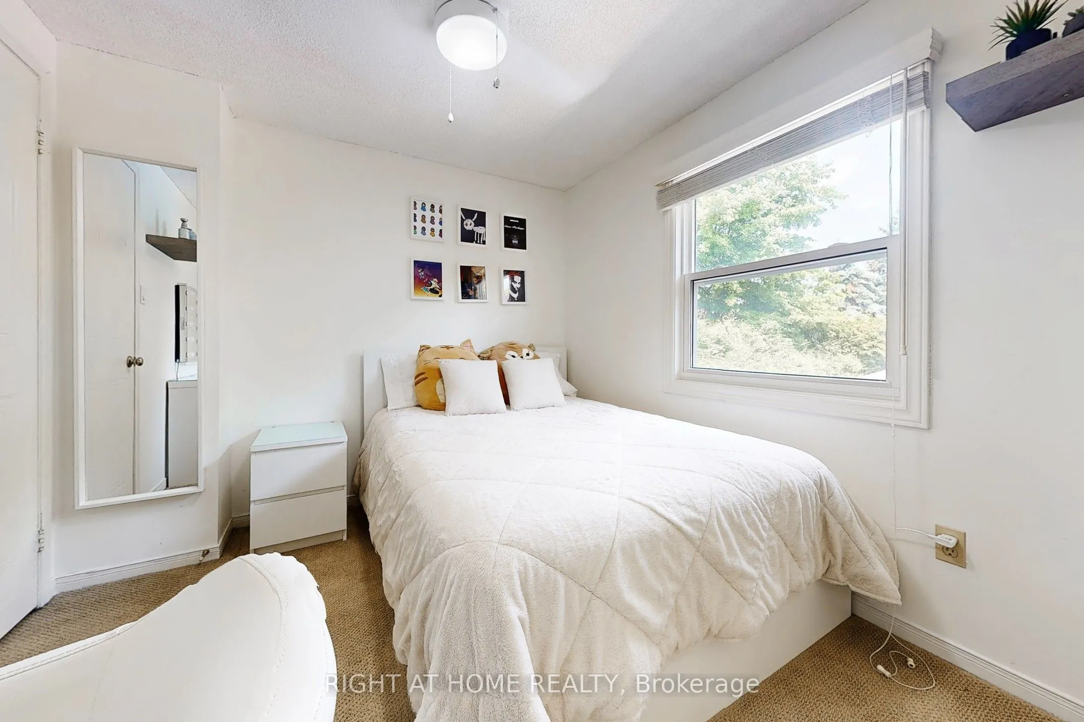 363 CROSSLAND Gate