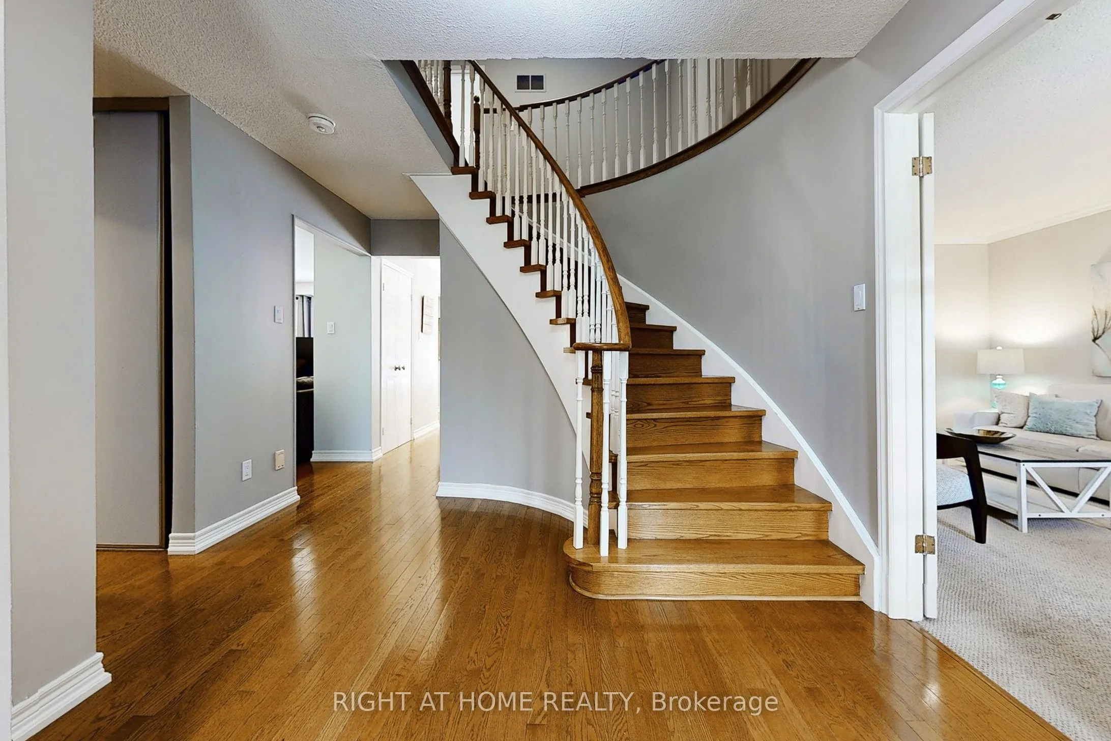 363 CROSSLAND Gate