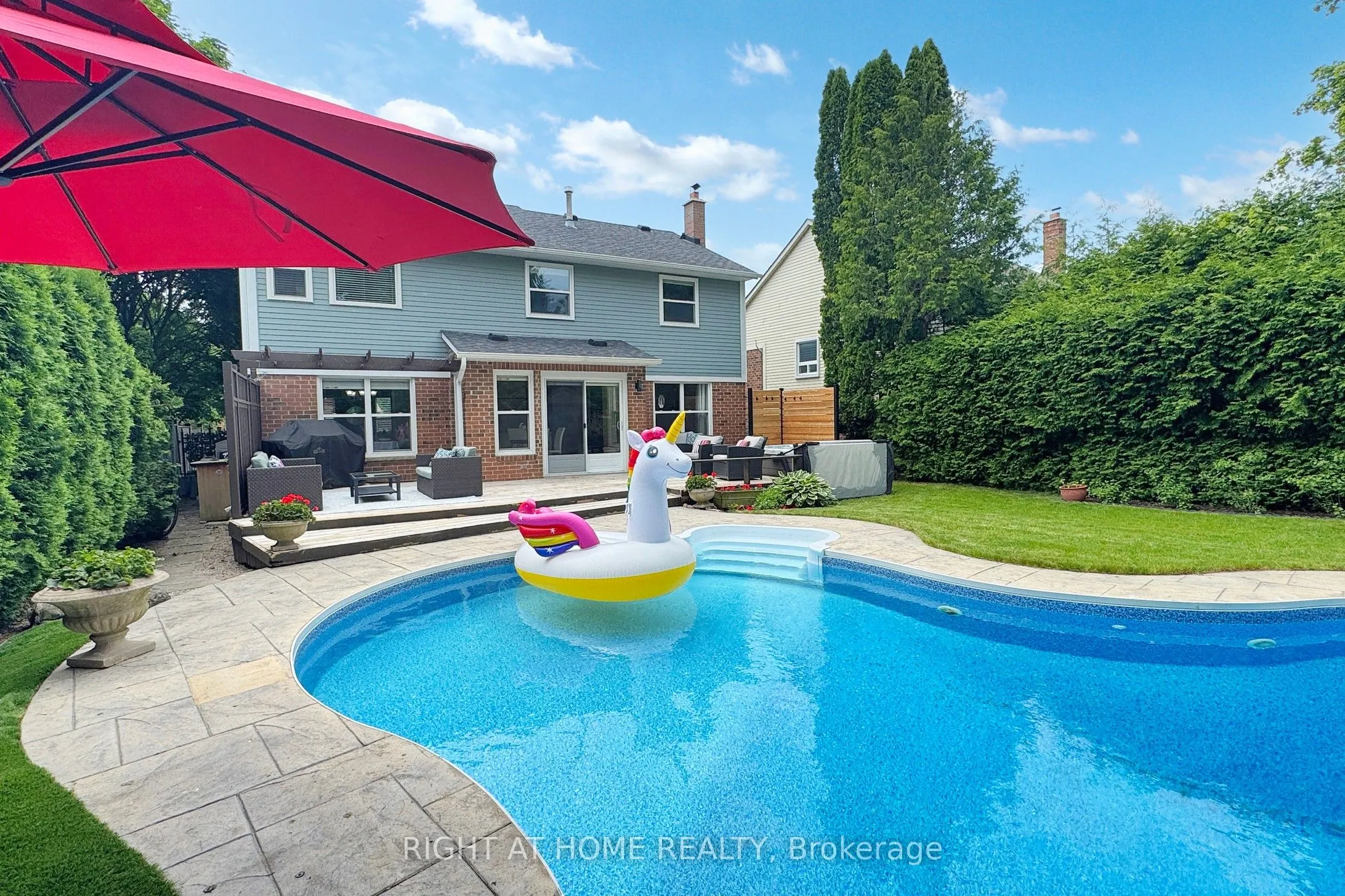 363 CROSSLAND Gate