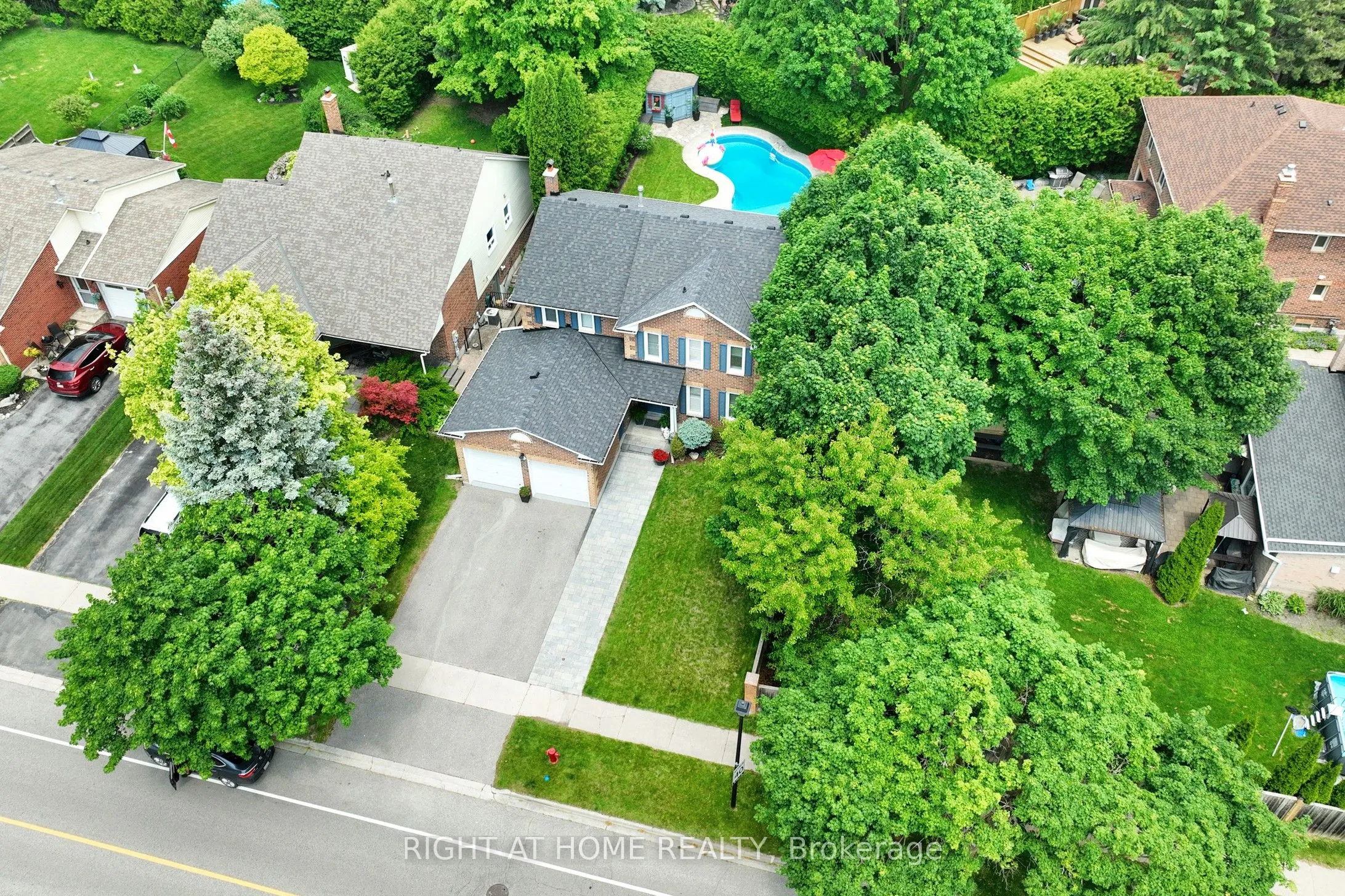 363 CROSSLAND Gate