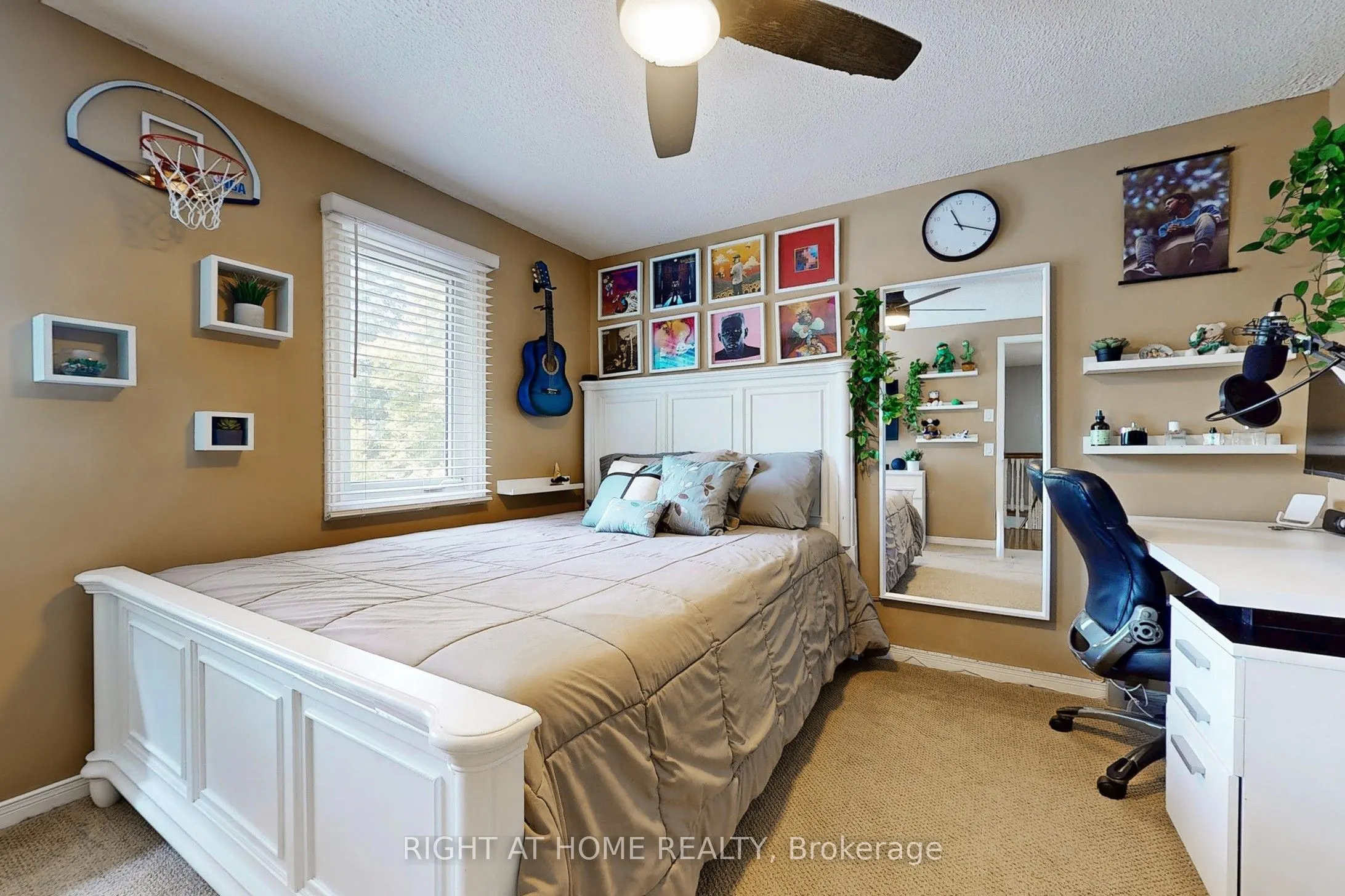 363 CROSSLAND Gate