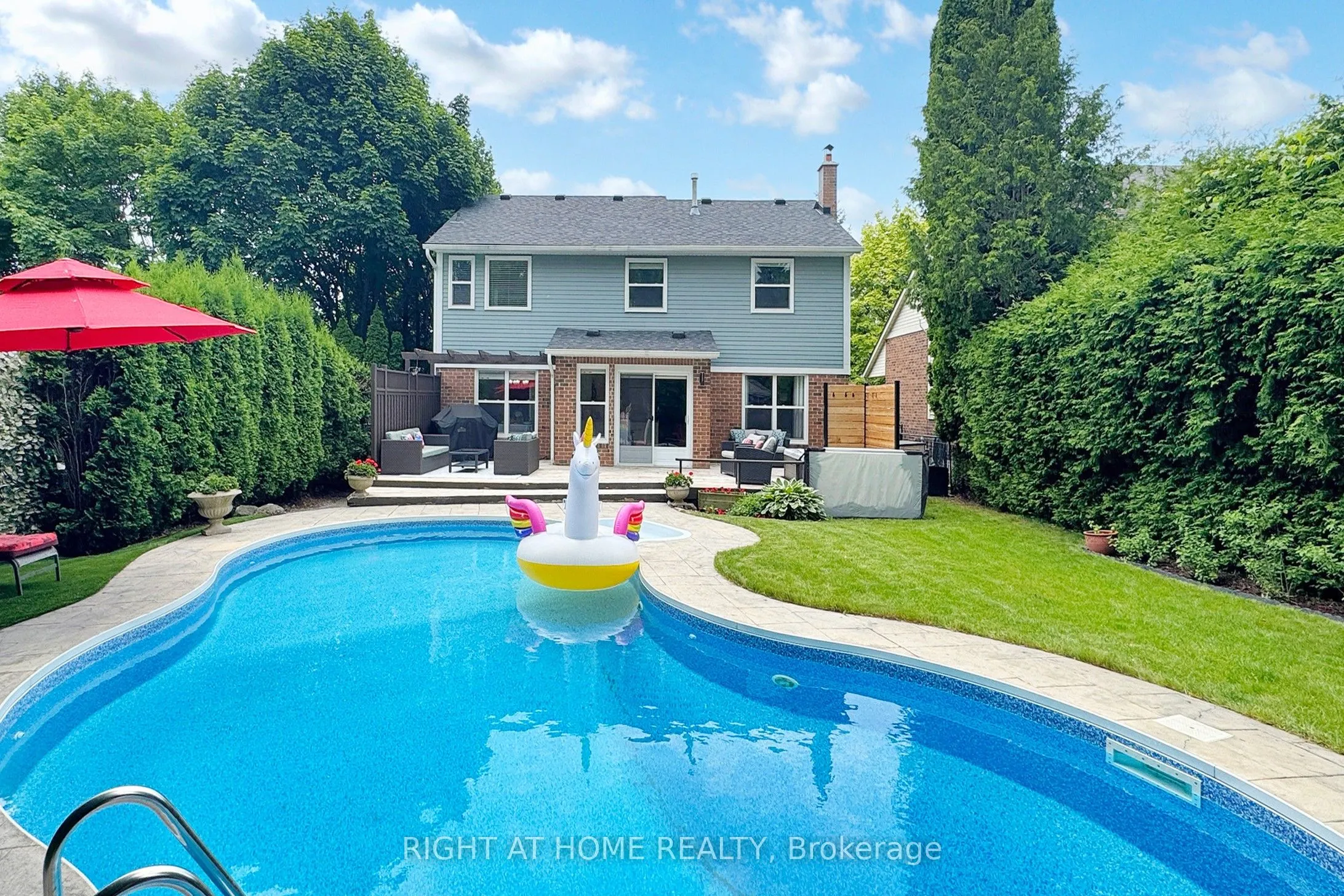 363 CROSSLAND Gate