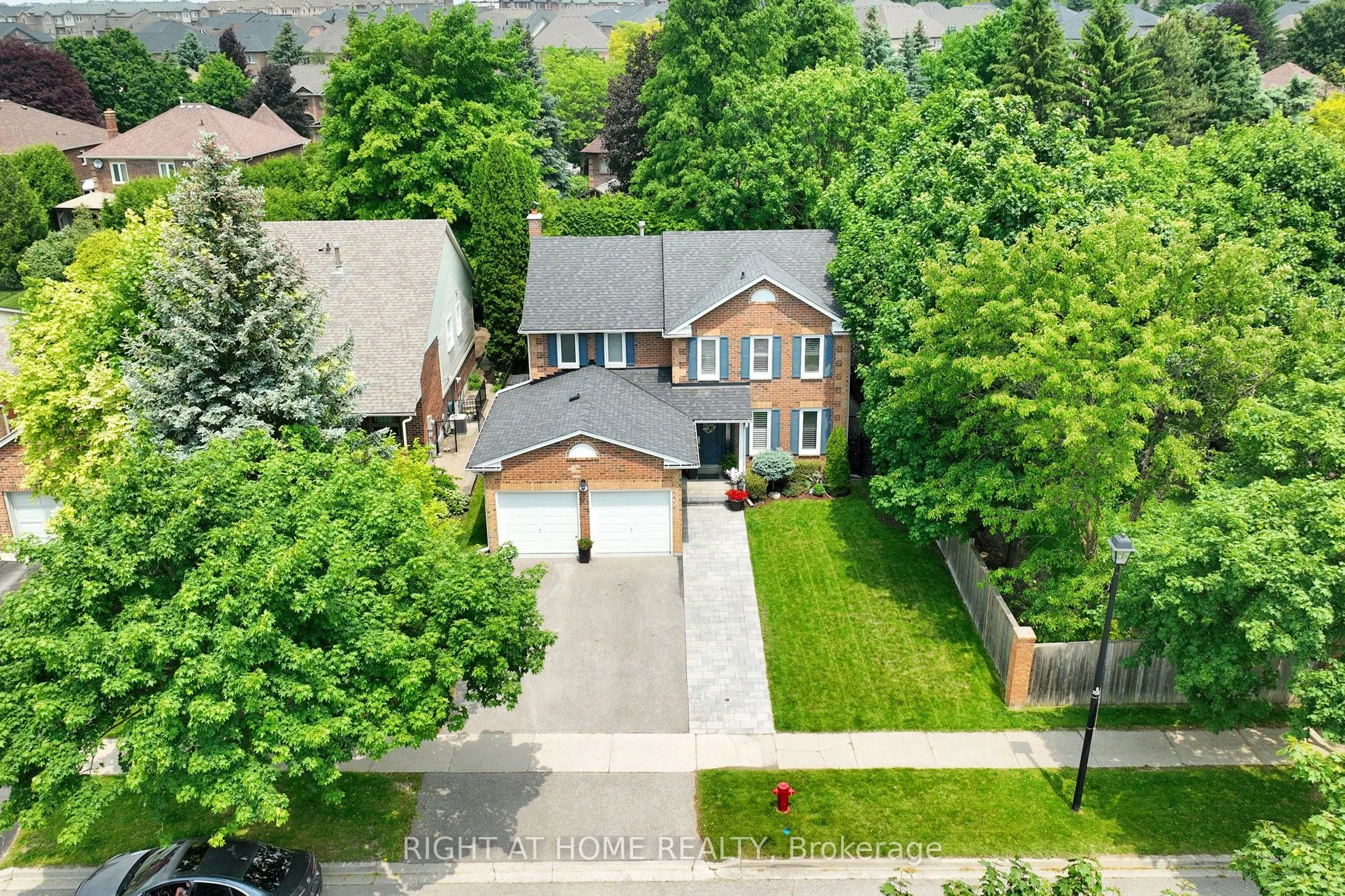 363 CROSSLAND Gate