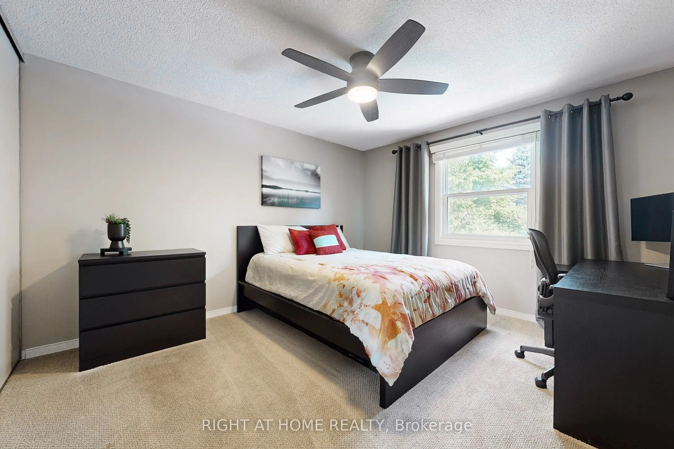 363 CROSSLAND Gate