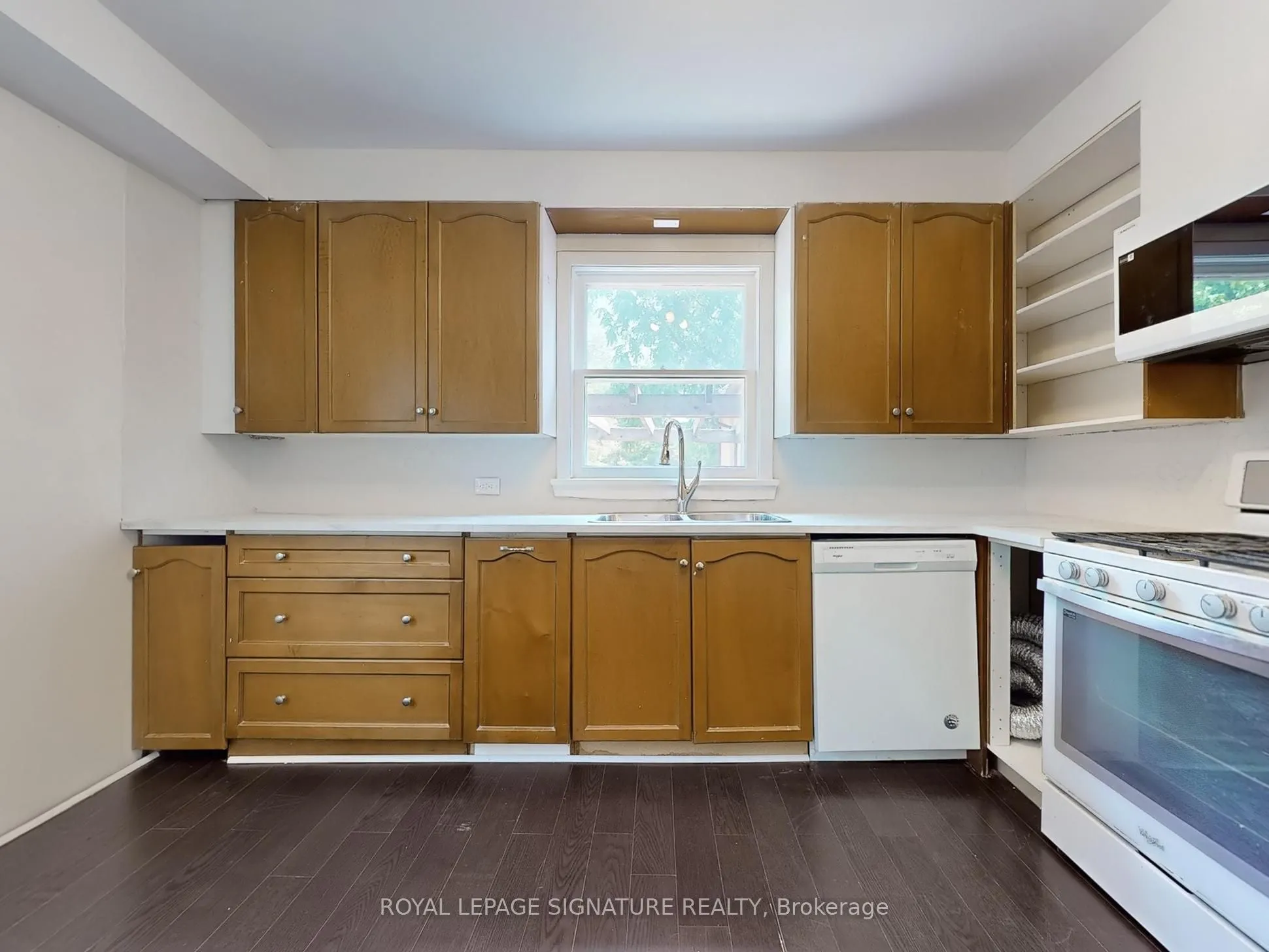 21 Yongeview Avenue, #1