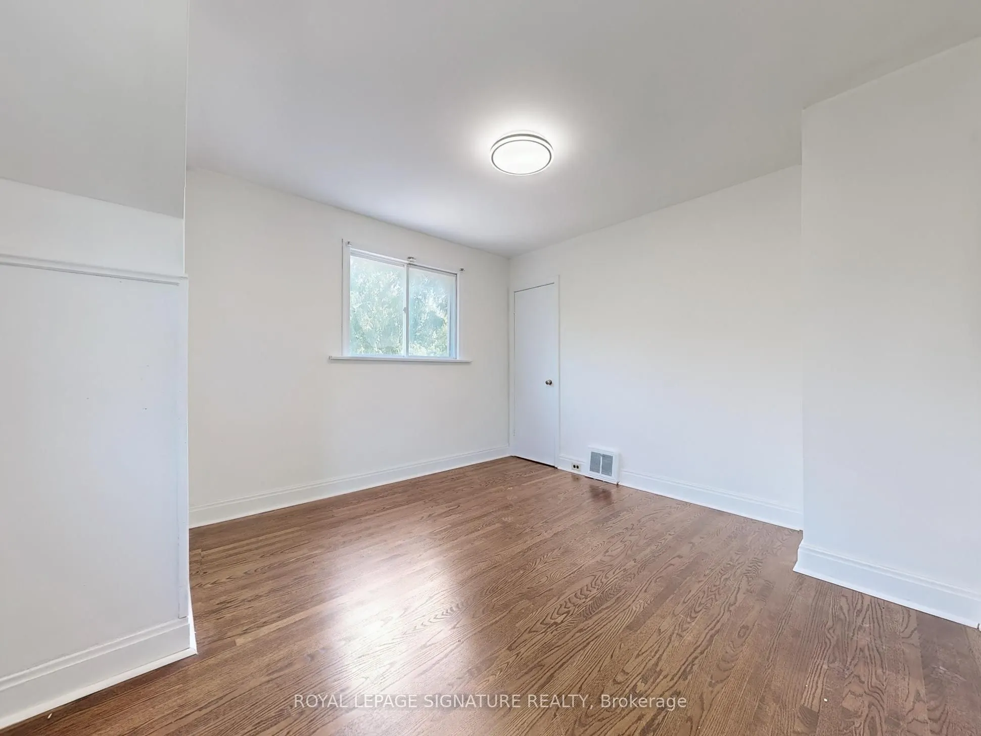 21 Yongeview Avenue, #1