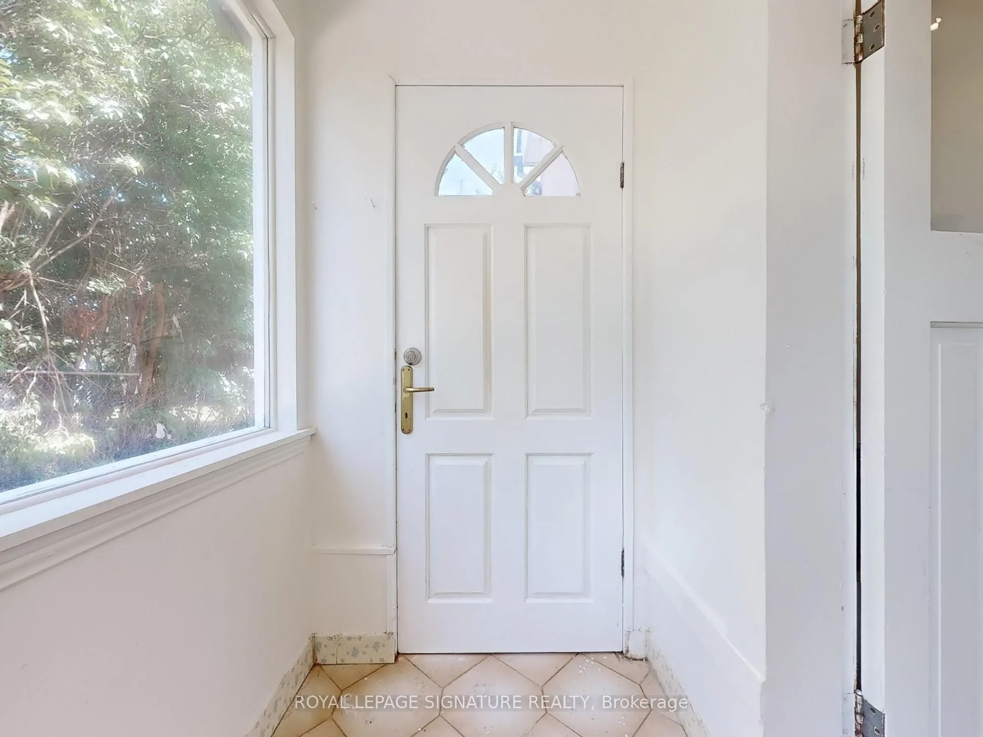 21 Yongeview Avenue, #1