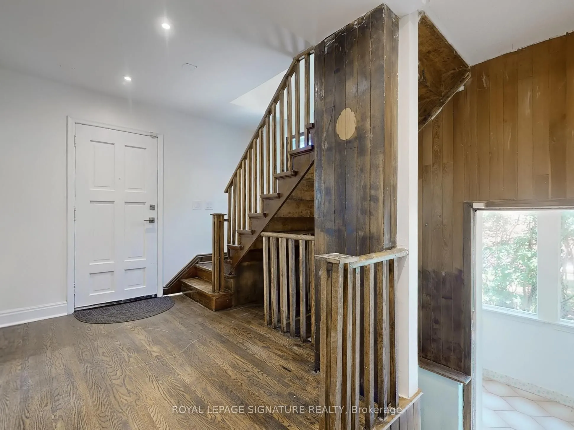 21 Yongeview Avenue, #1