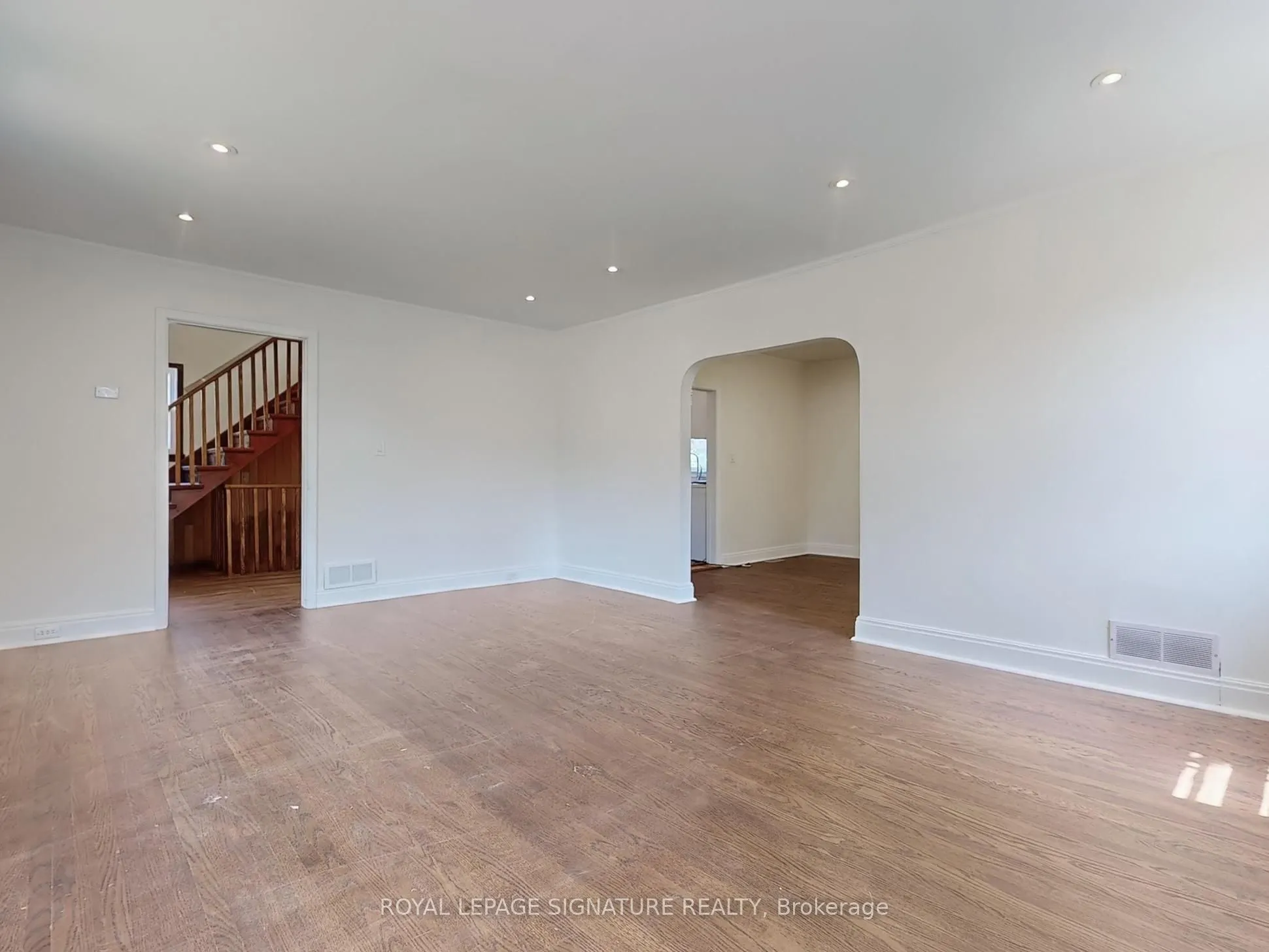 21 Yongeview Avenue, #1