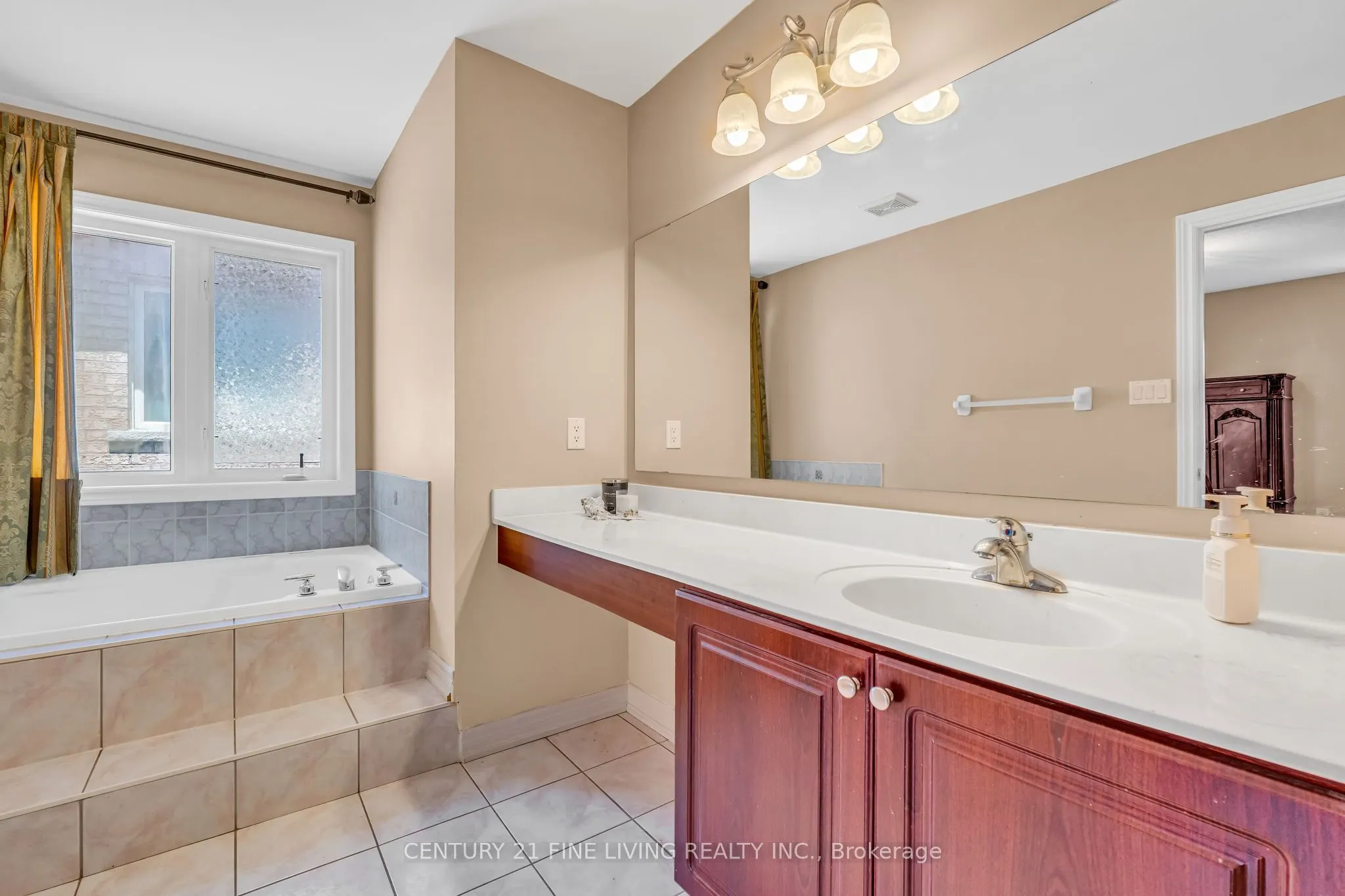 6 Renoir Drive
