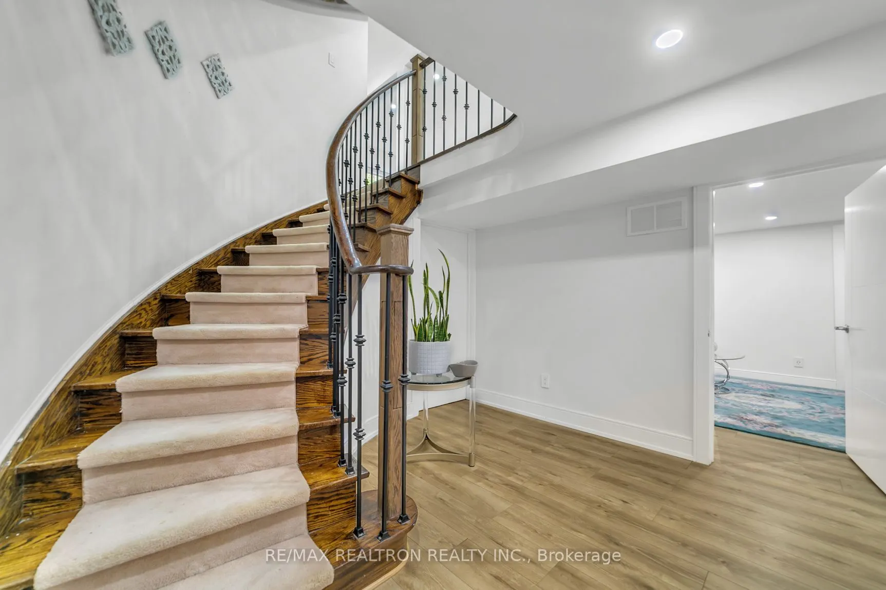 107 Golf Links Drive