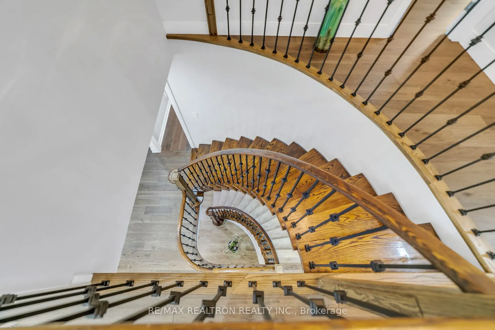 107 Golf Links Drive