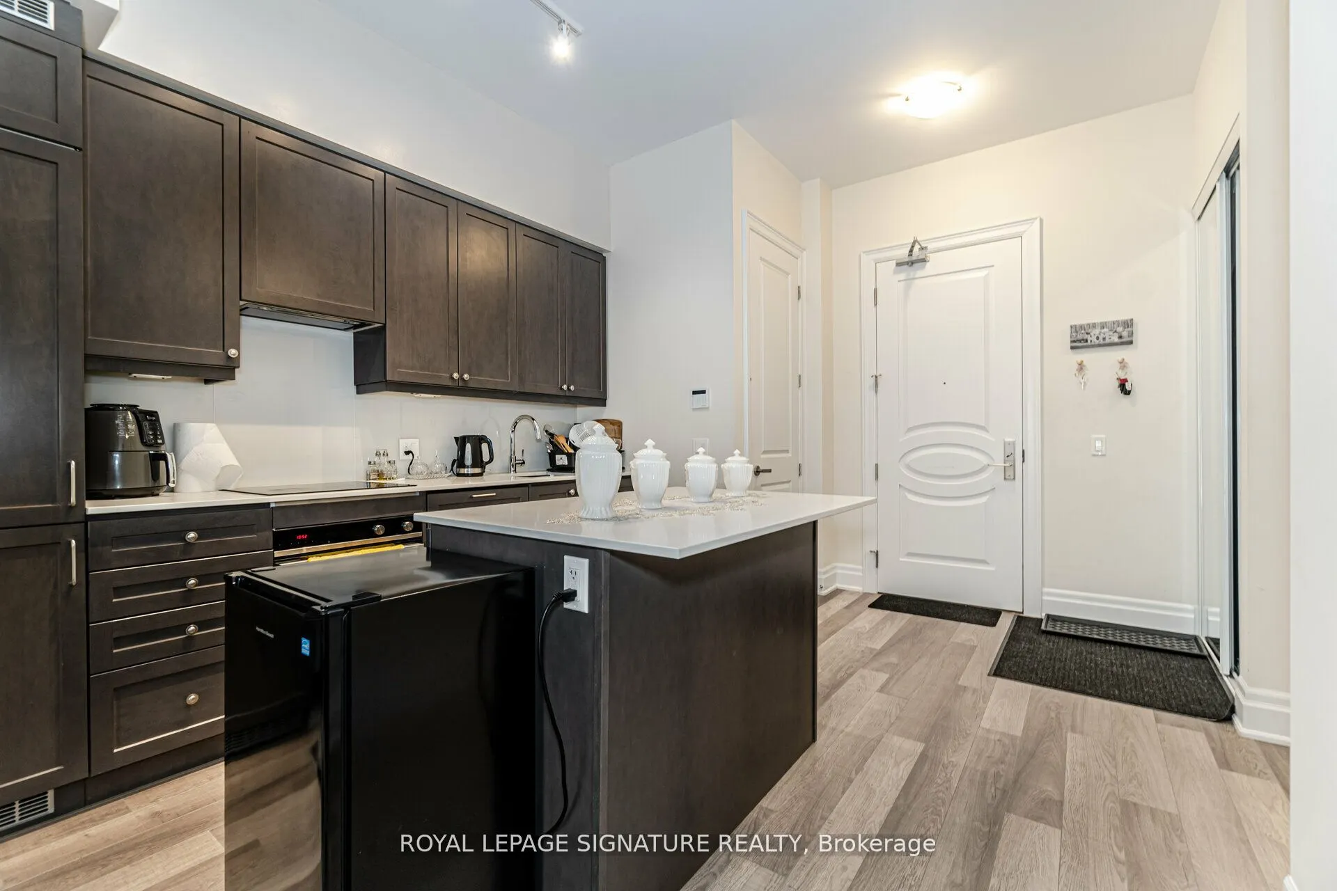 9085 Jane Street, #108
