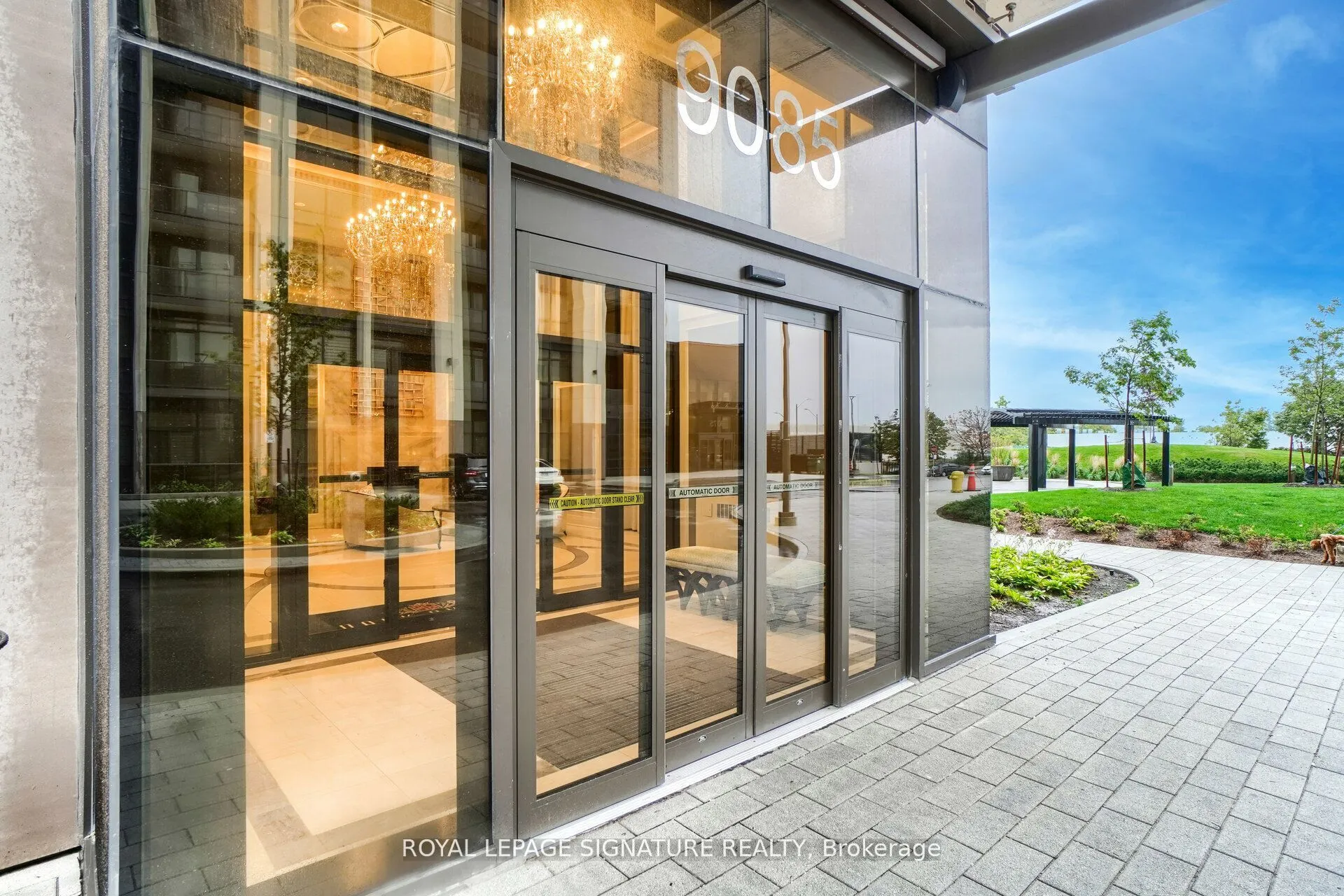 9085 Jane Street, #108