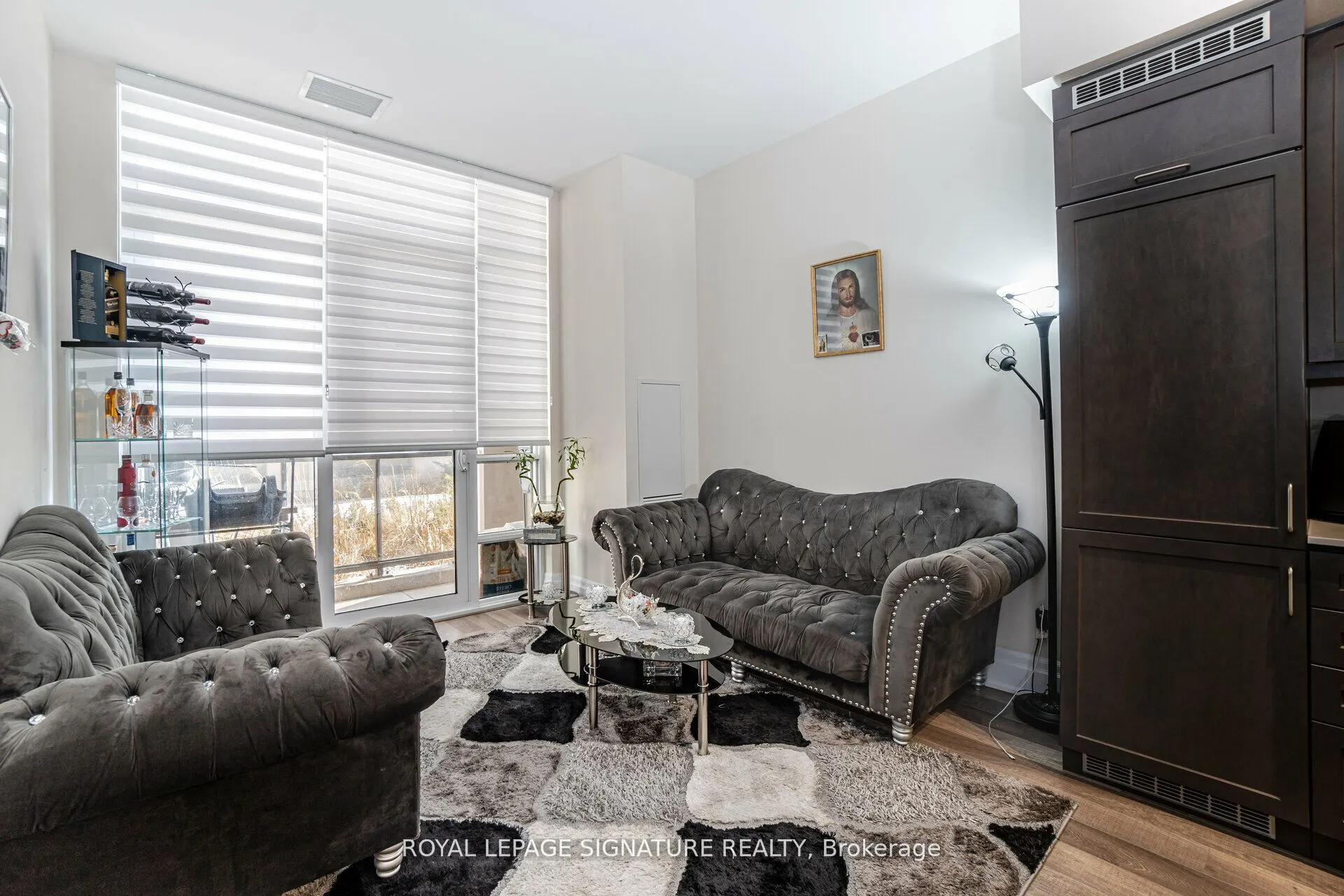 9085 Jane Street, #108