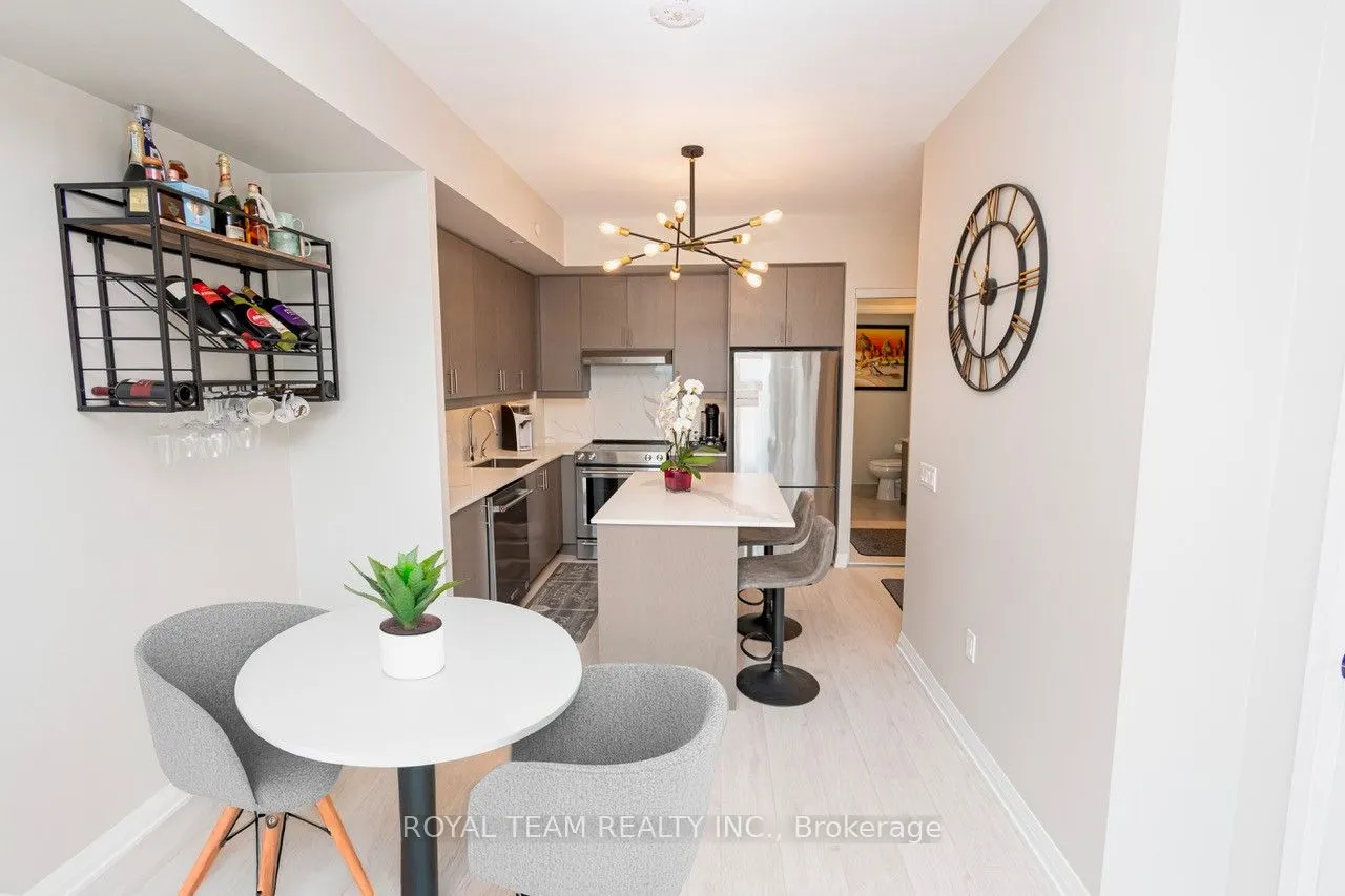 9000 Jane Street, #2212