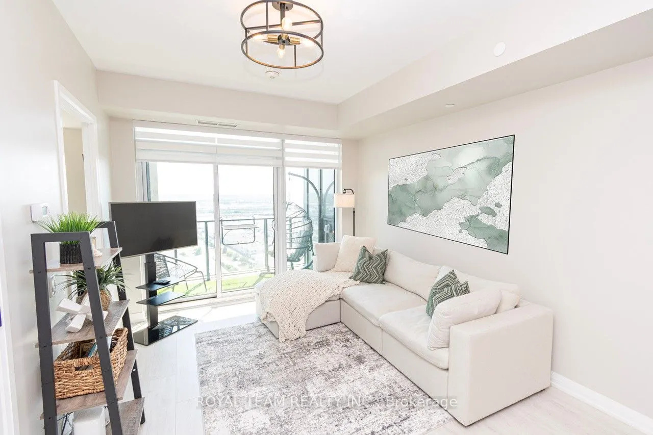 9000 Jane Street, #2212