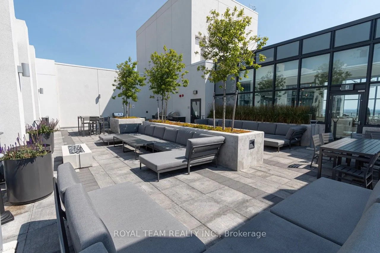 9000 Jane Street, #2212