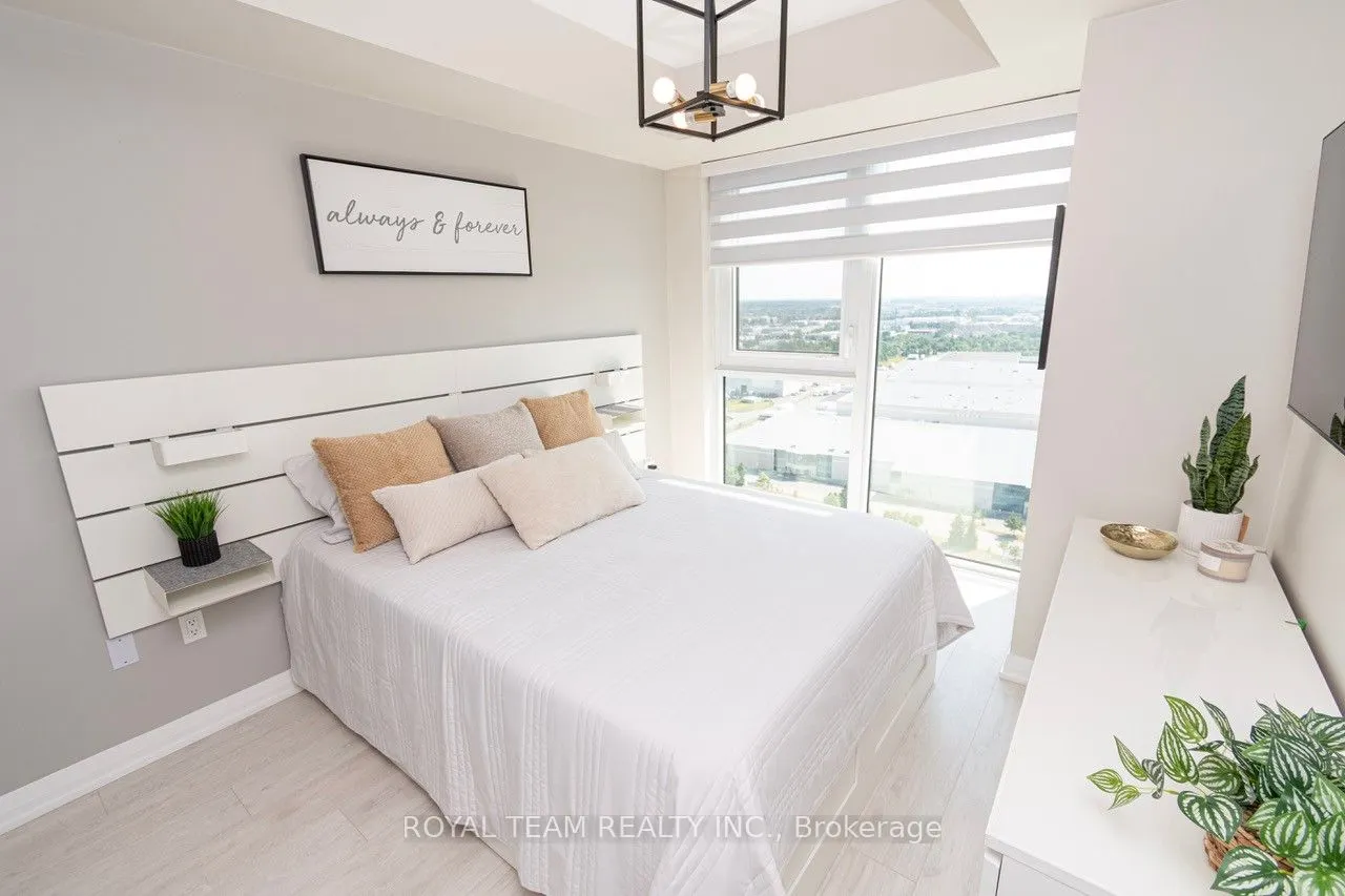 9000 Jane Street, #2212