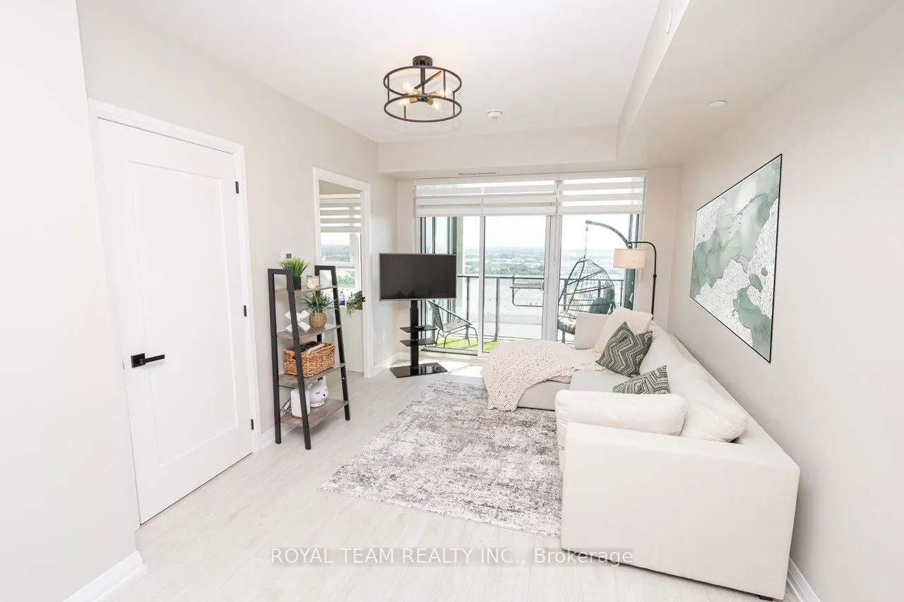 9000 Jane Street, #2212