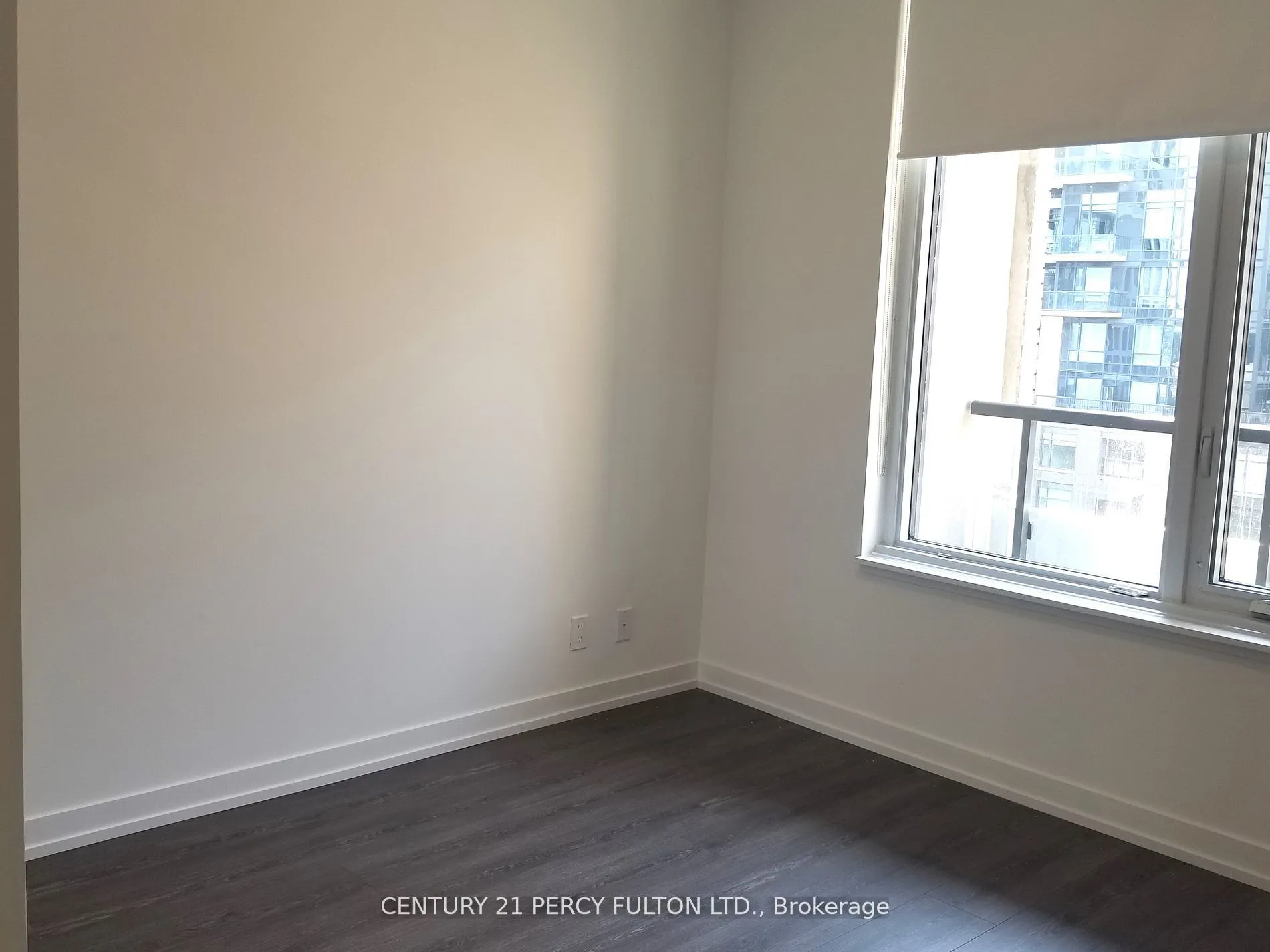 8 Beverley Glen Boulevard, #411