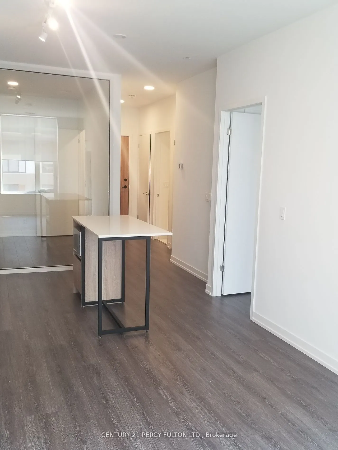 8 Beverley Glen Boulevard, #411