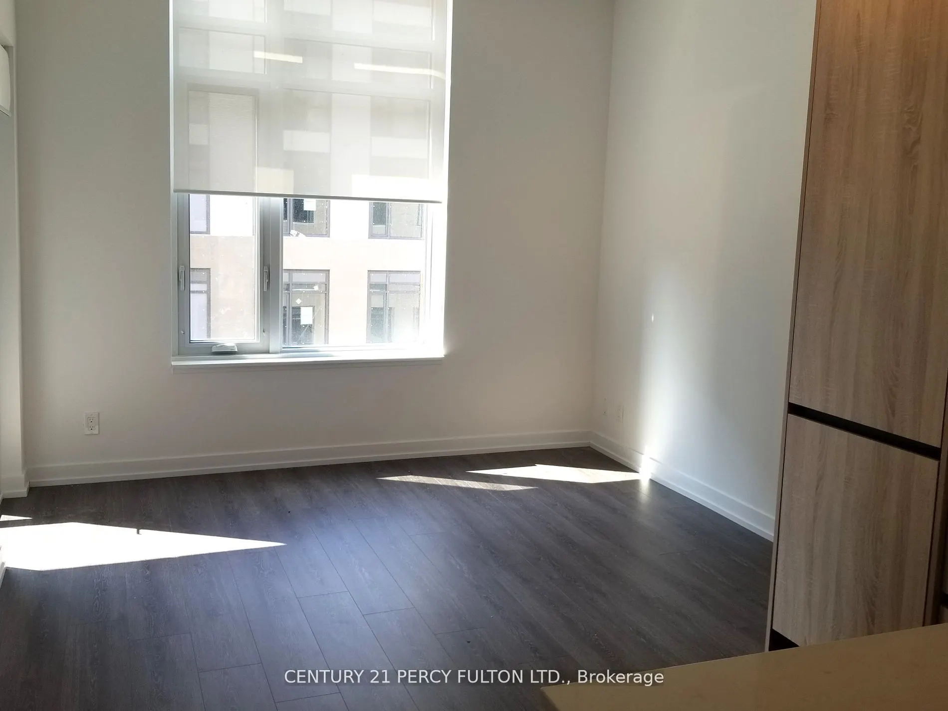 8 Beverley Glen Boulevard, #411