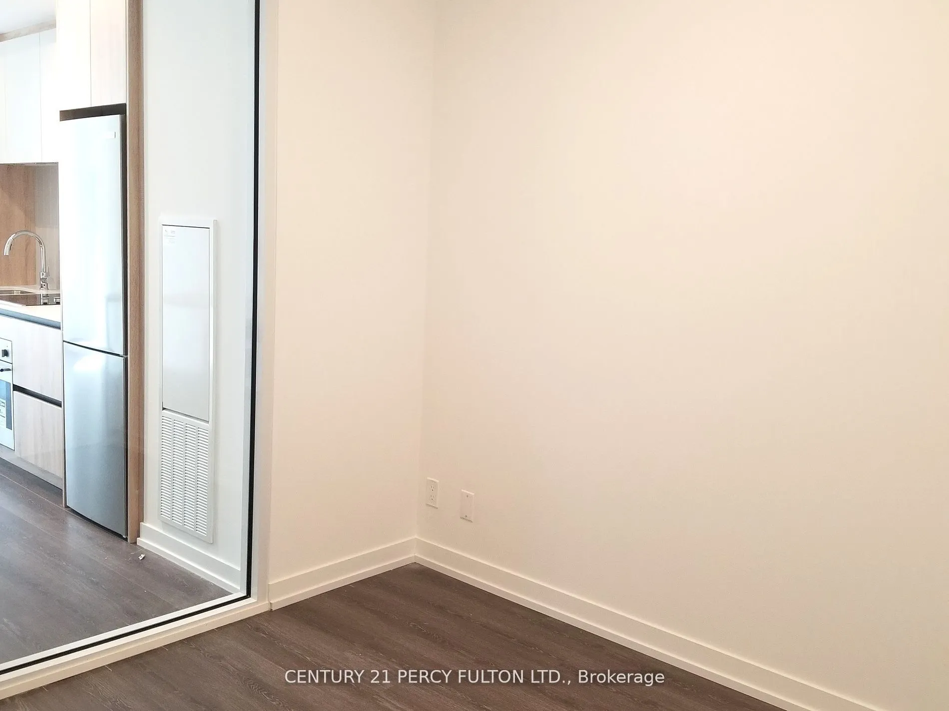 8 Beverley Glen Boulevard, #411