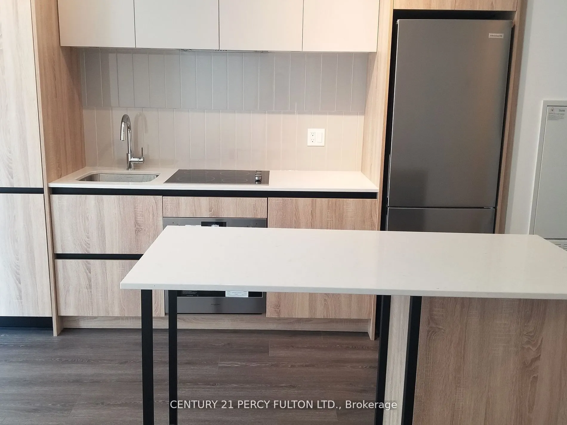8 Beverley Glen Boulevard, #411